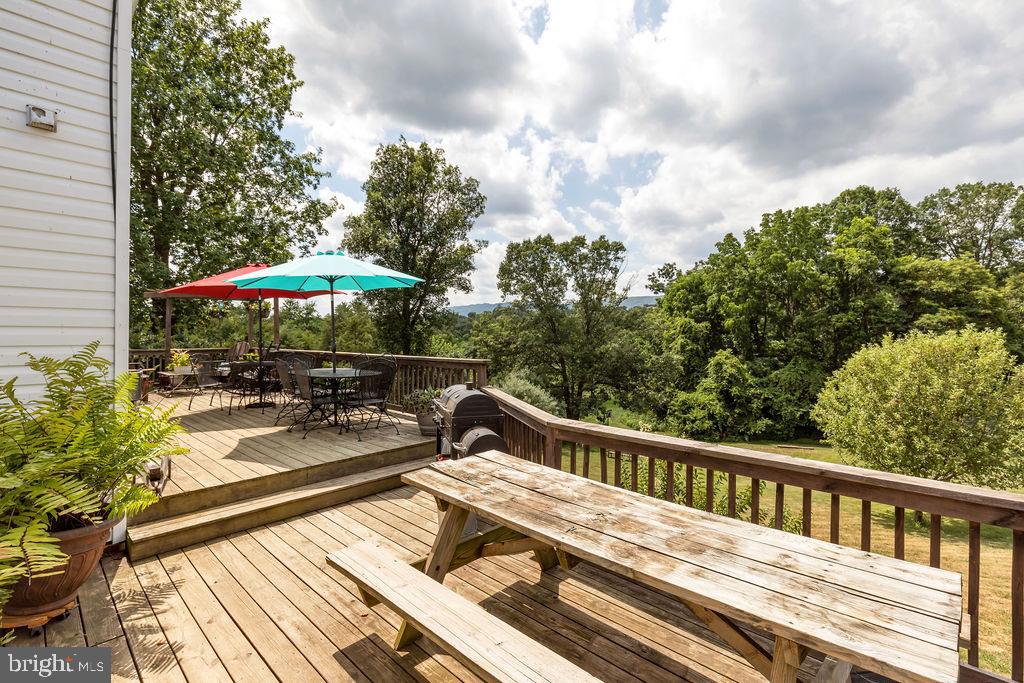 COUNTRY BROOK ESTATES - Residential