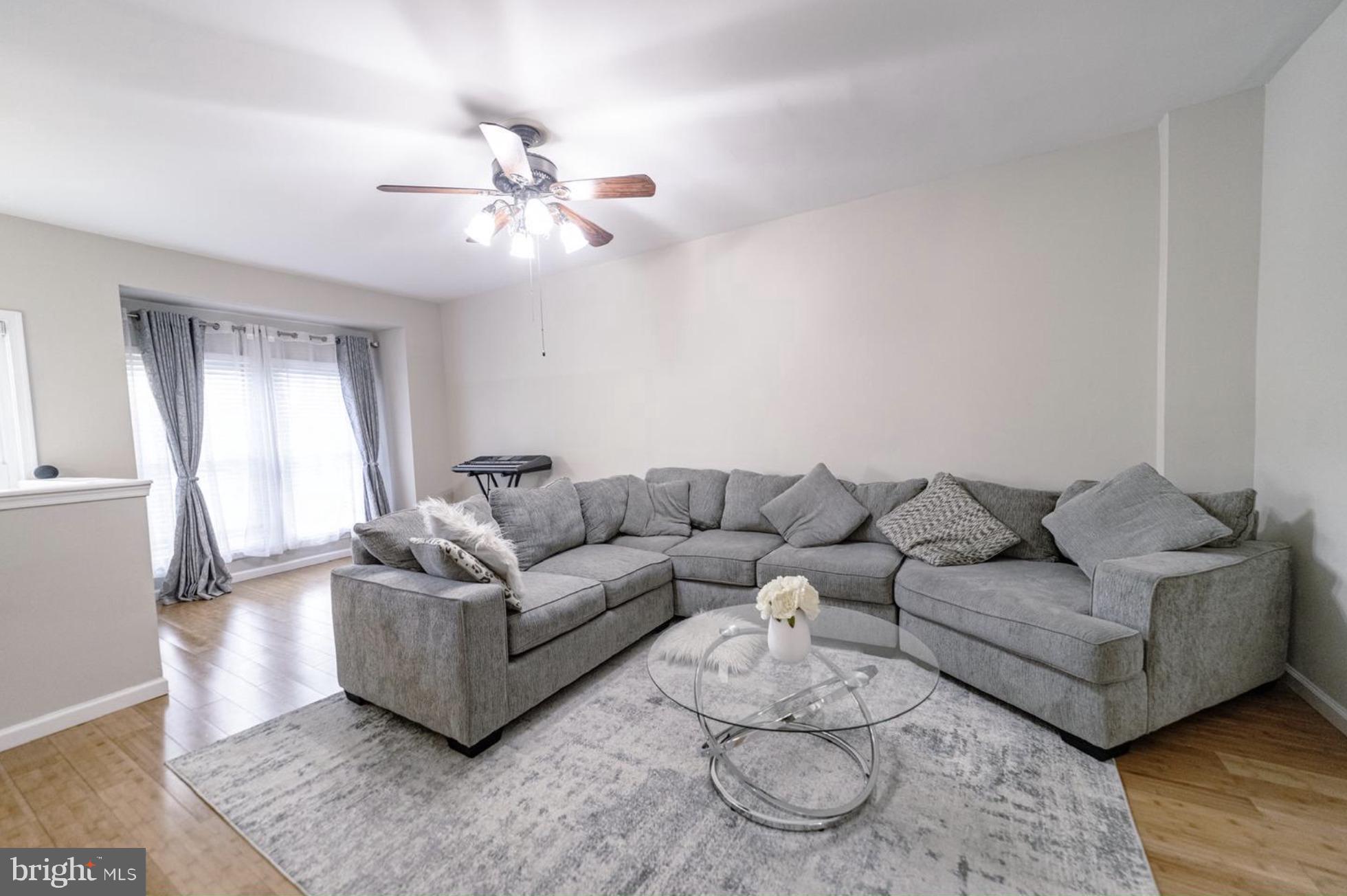 GLEN OAKS CONDOMINIUM - Residential Lease