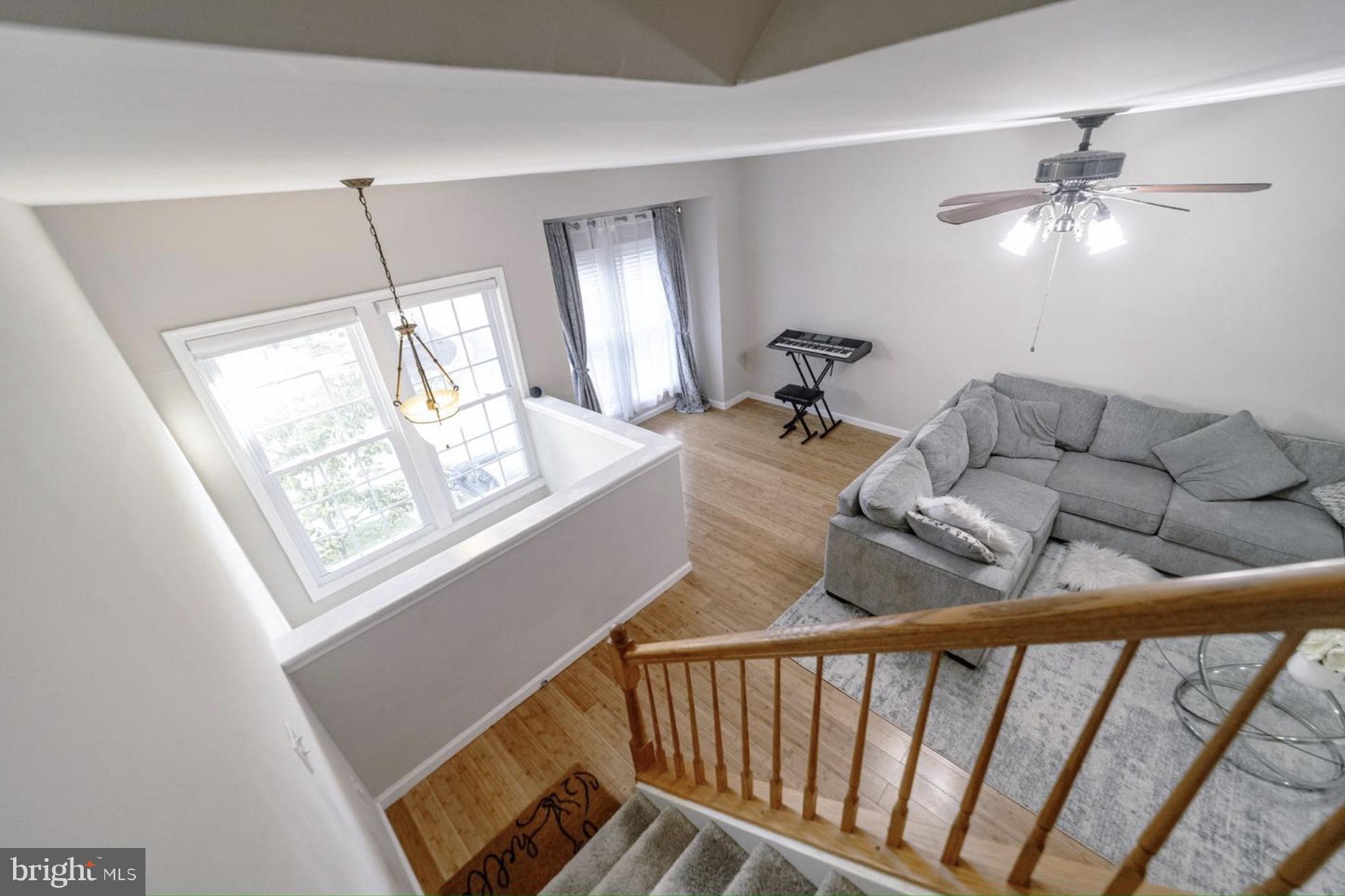 GLEN OAKS CONDOMINIUM - Residential Lease