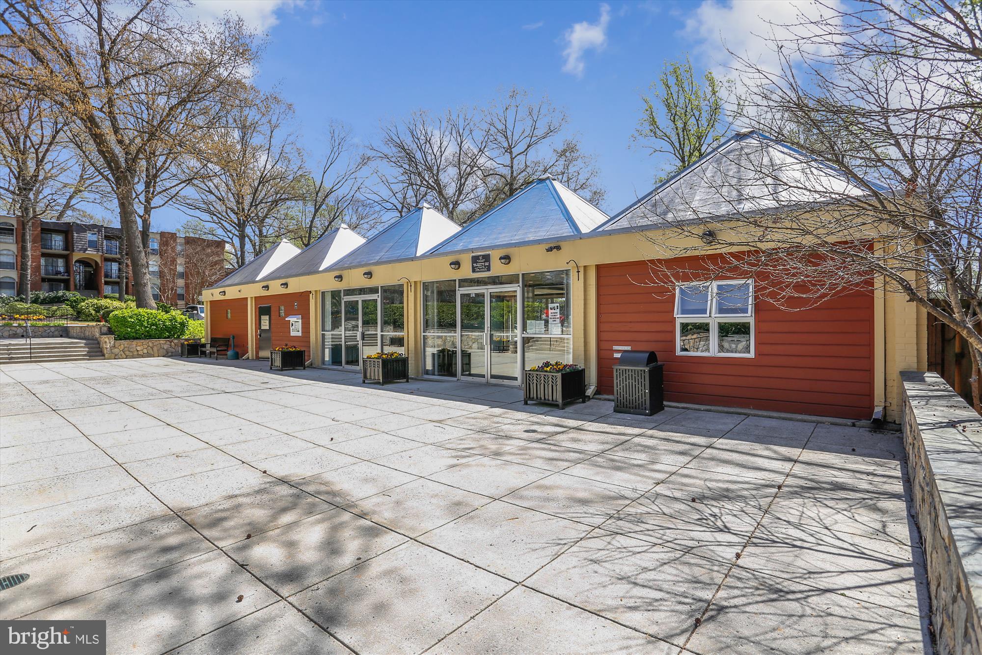 WOODBURN VILLAGE - Residential Lease