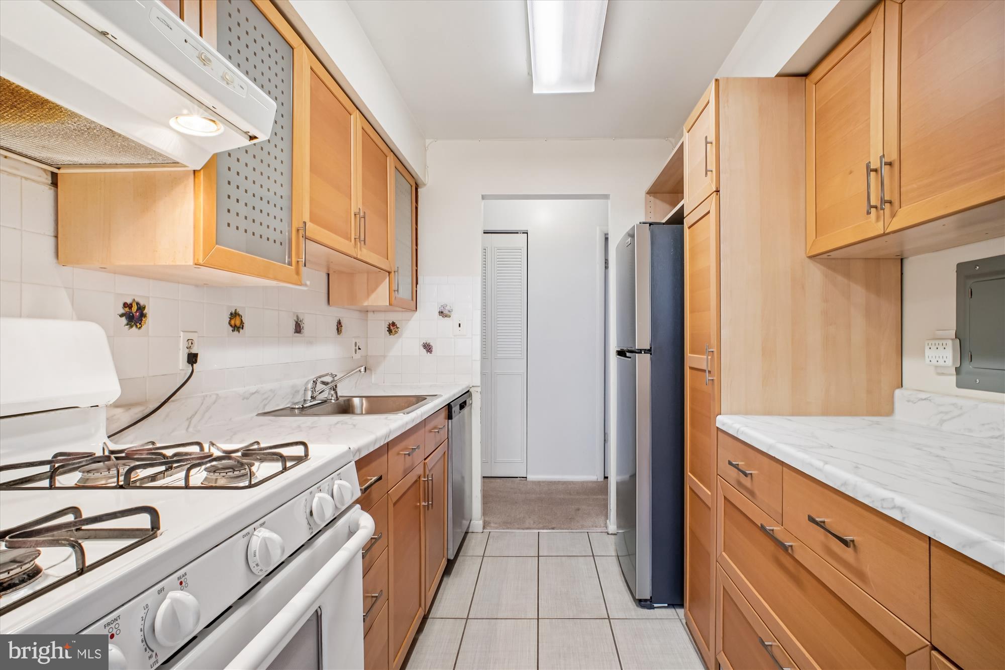 WOODBURN VILLAGE - Residential Lease