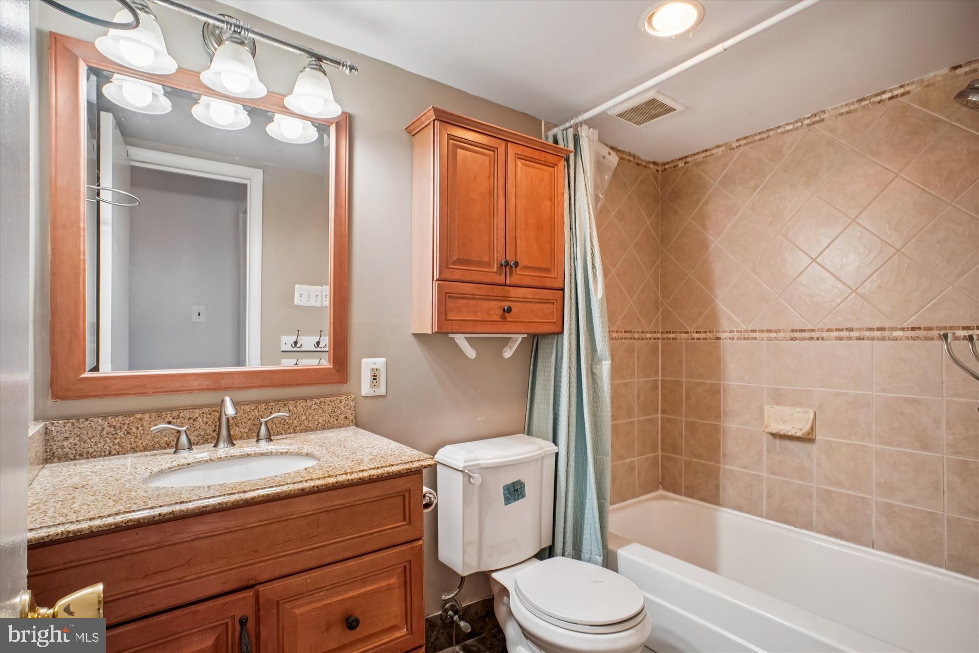 WOODBURN VILLAGE - Residential Lease