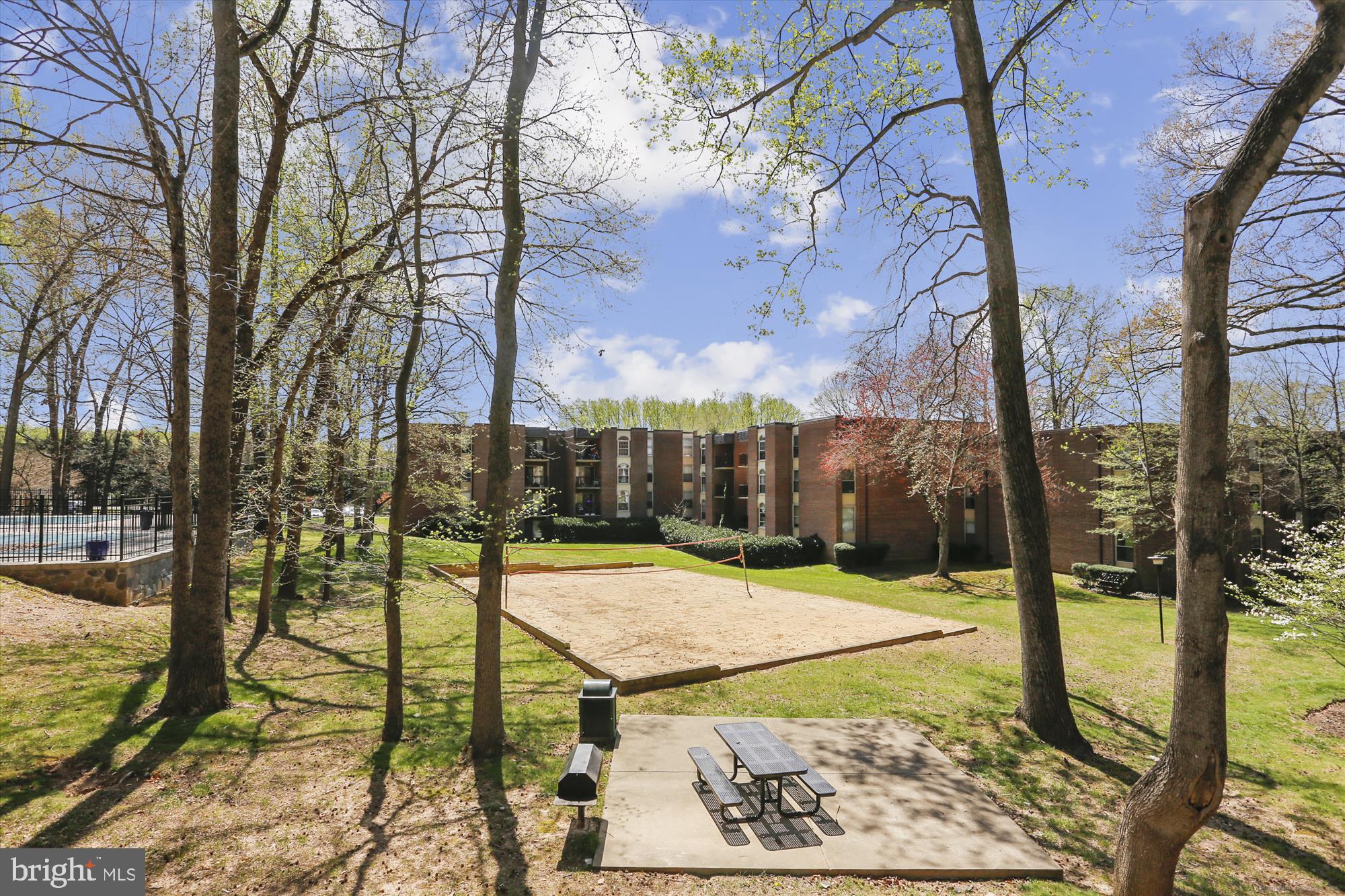 WOODBURN VILLAGE - Residential Lease