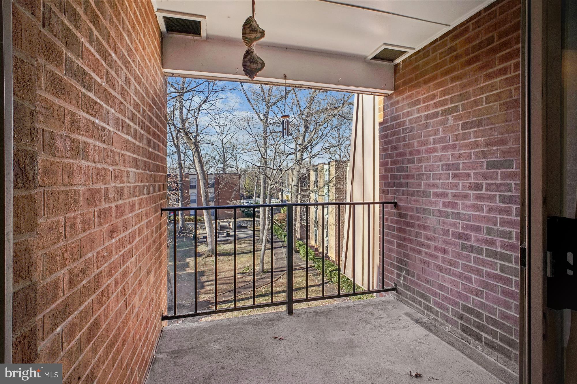 WOODBURN VILLAGE - Residential Lease