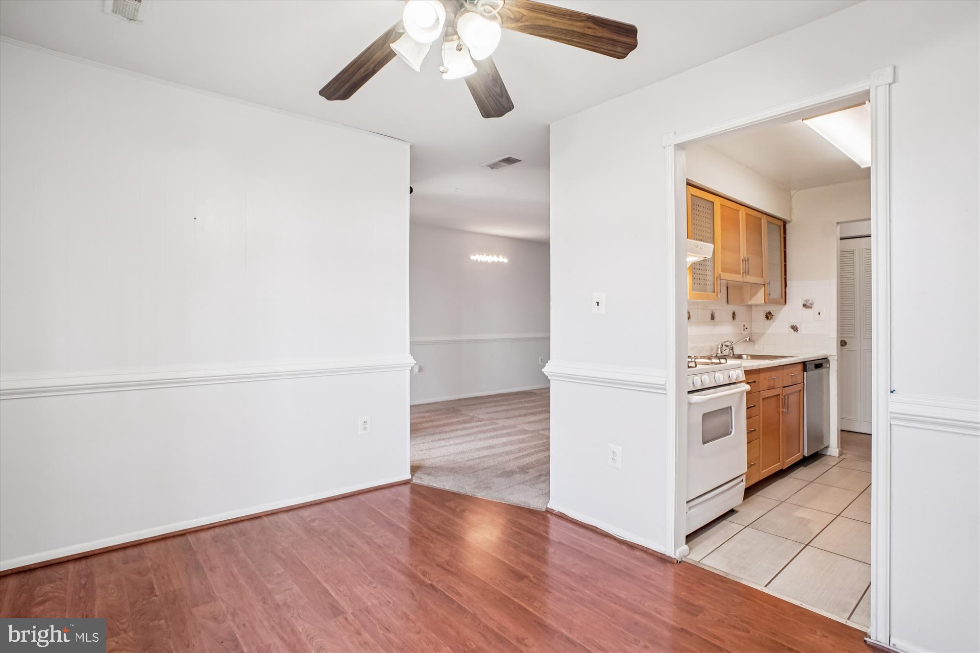 WOODBURN VILLAGE - Residential Lease