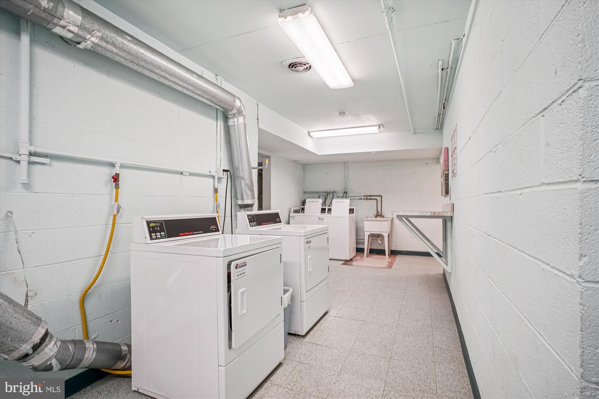 WOODBURN VILLAGE - Residential Lease