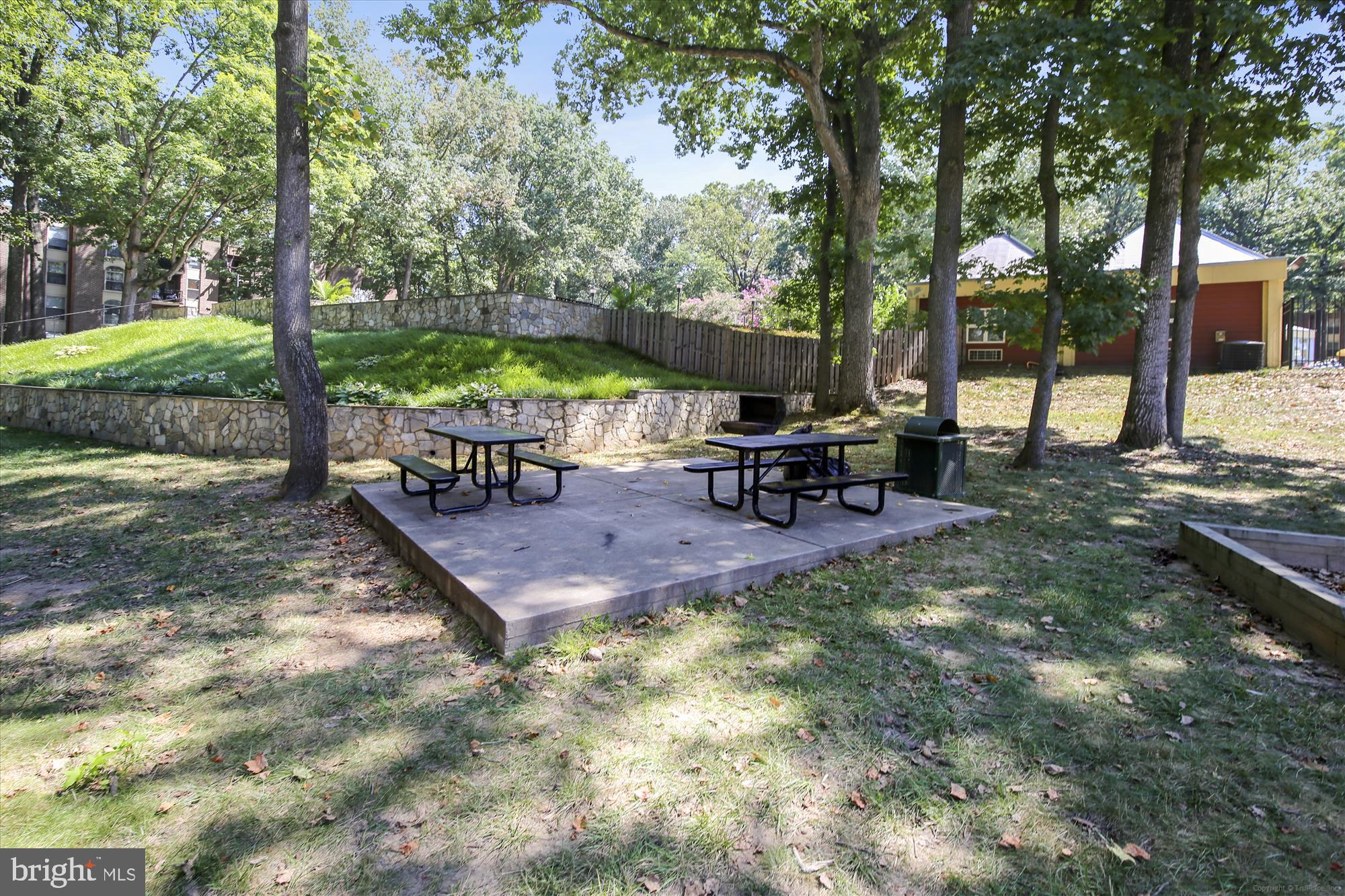 WOODBURN VILLAGE - Residential Lease