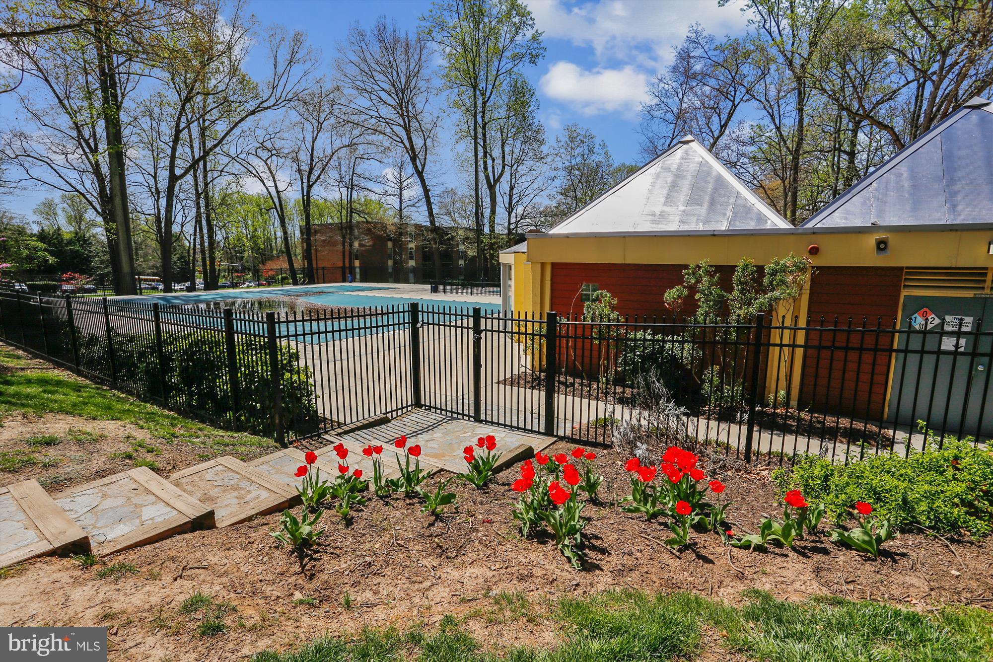 WOODBURN VILLAGE - Residential Lease