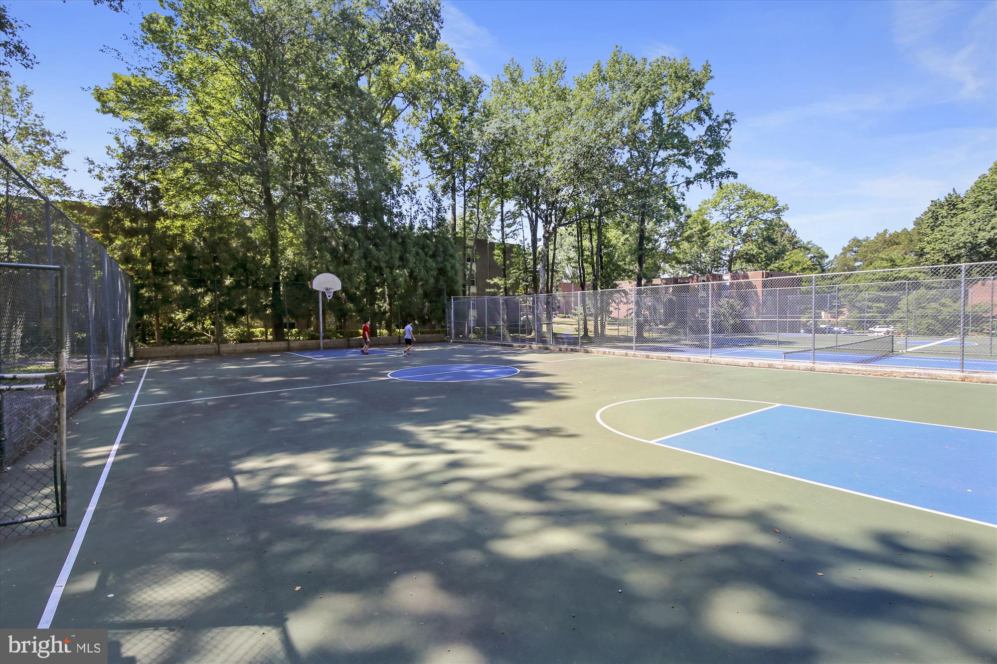 WOODBURN VILLAGE - Residential Lease