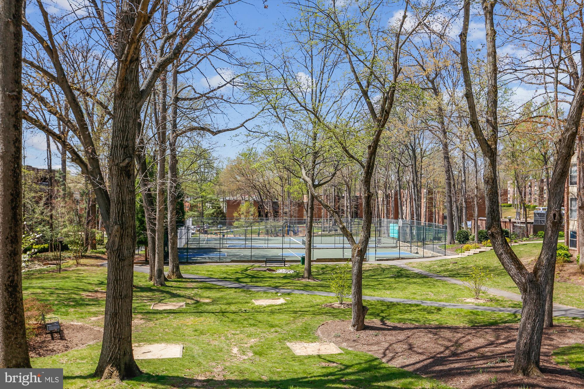 WOODBURN VILLAGE - Residential Lease