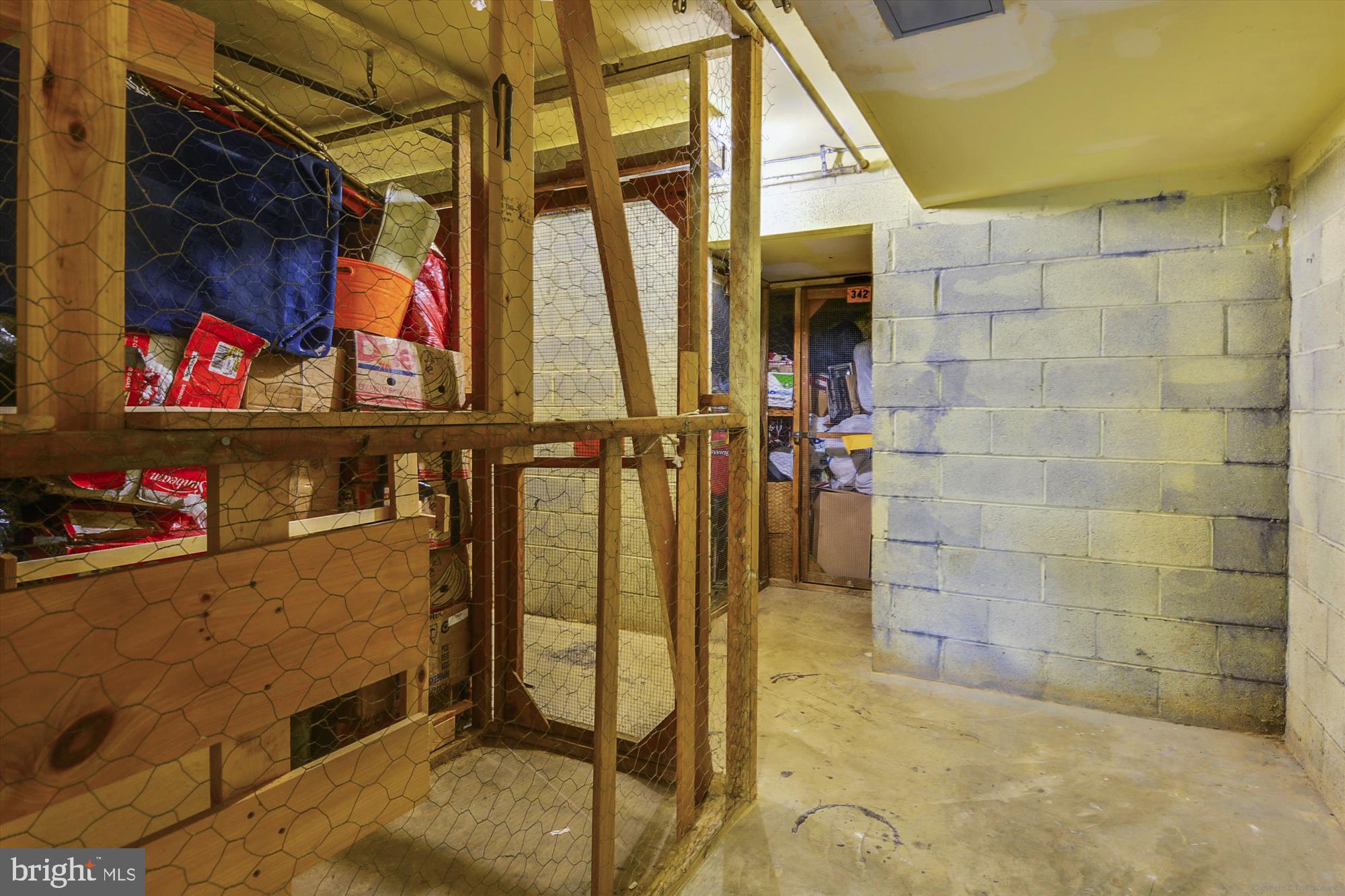 WOODBURN VILLAGE - Residential Lease