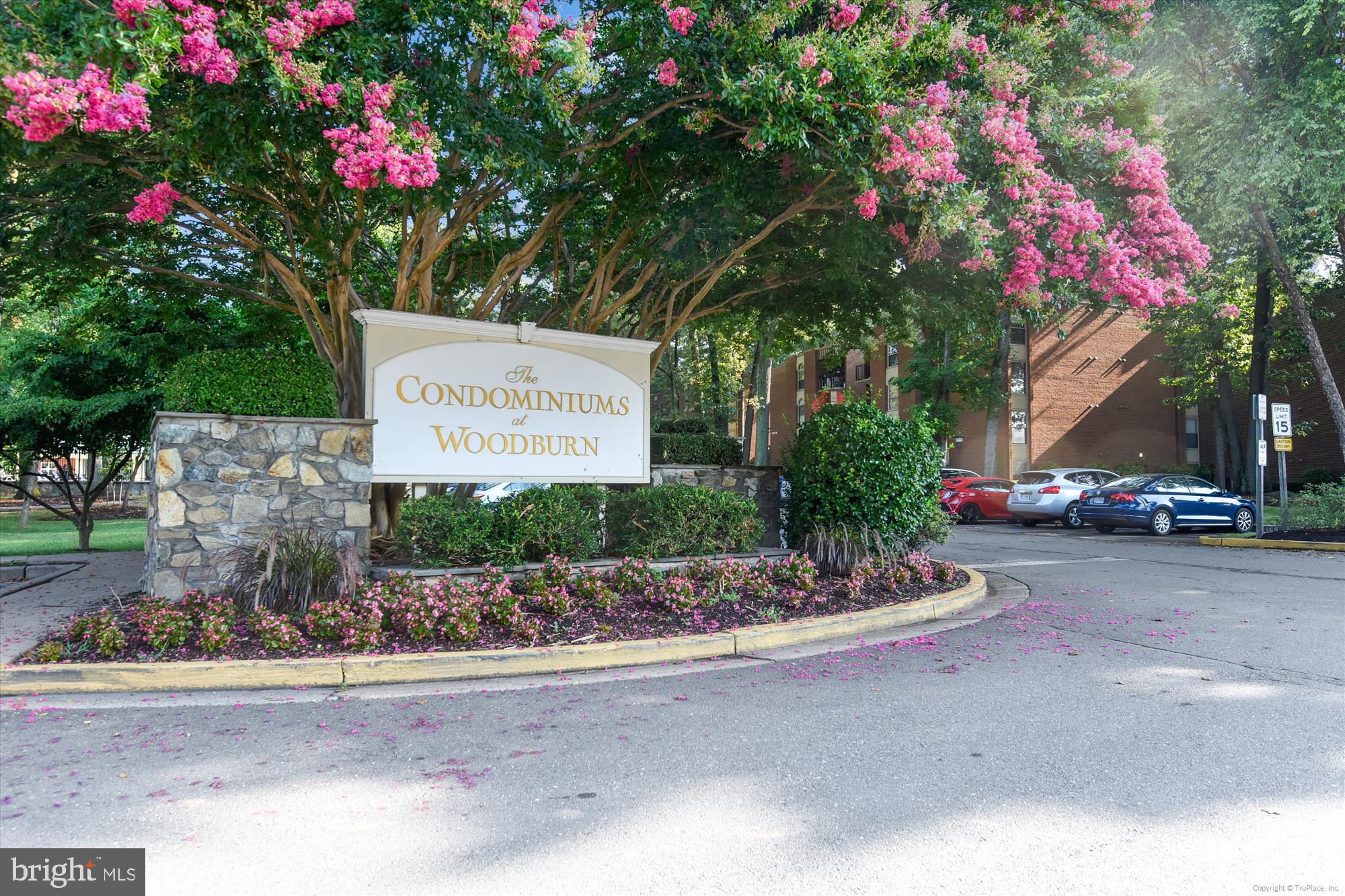 WOODBURN VILLAGE - Residential Lease