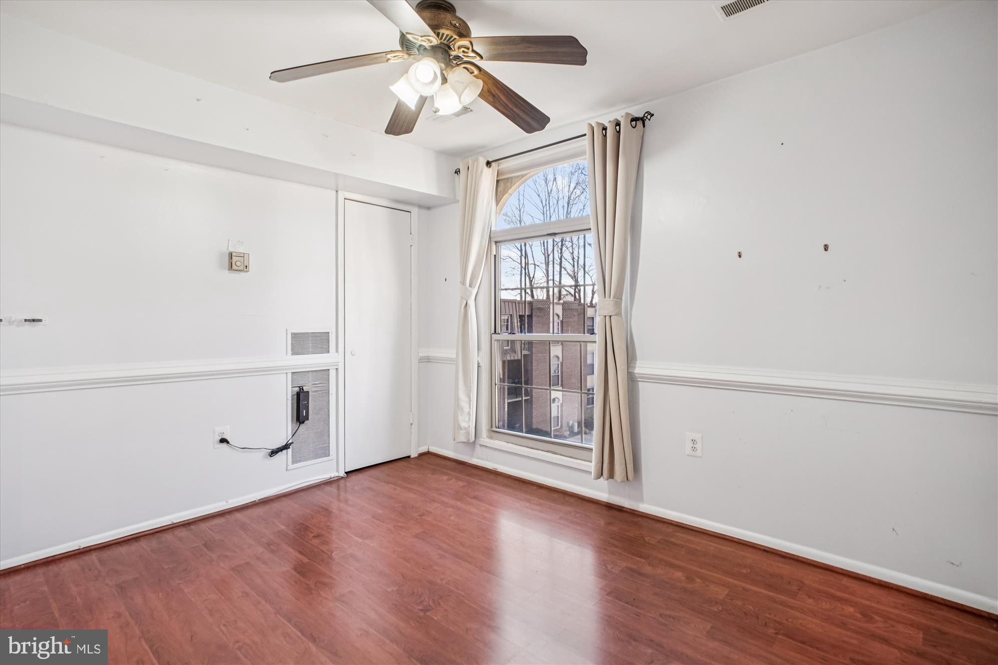 WOODBURN VILLAGE - Residential Lease