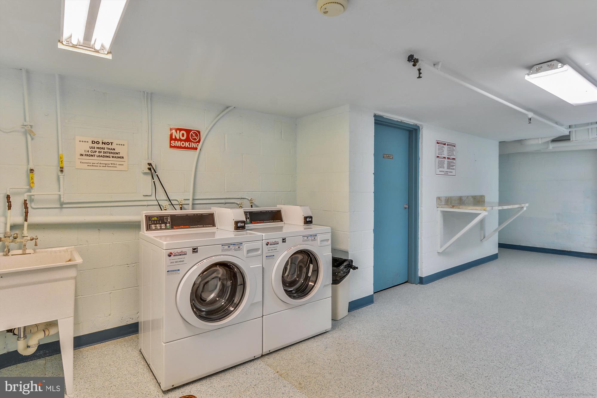 WOODBURN VILLAGE - Residential Lease