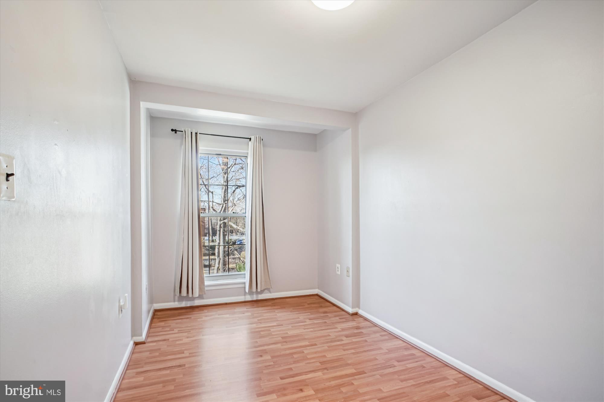 WOODBURN VILLAGE - Residential Lease