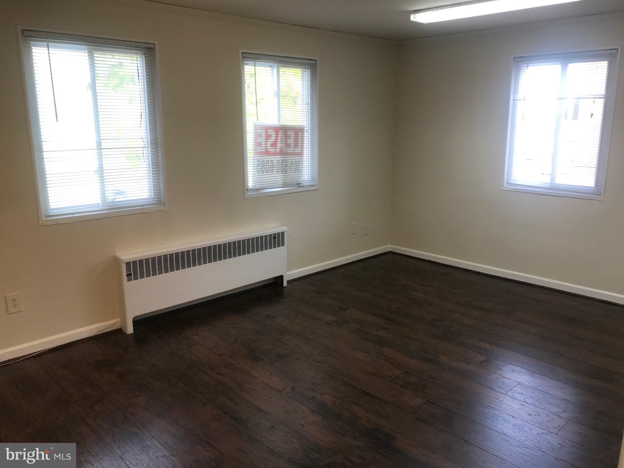 1017 UNIVERSITY BOULEVARD E