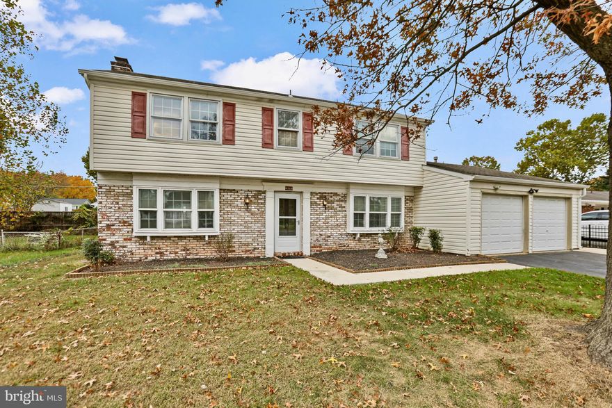 tep into this fully renovated home featuring gleaming refinished oak hardwood floors, brand-new bathrooms, fresh paint, and new carpeting throughout. Available for walk-throughs starting October 6.
Conveniently located near Route 50 and I-66, this home offers both comfort and accessibility.
Please kindly remove shoes upon entry.
🚭 No smoking permitted
🐾 No large pets allowed