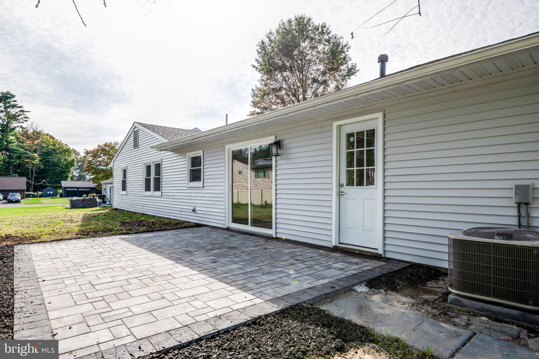 64 TWISTING LANE