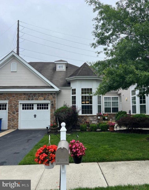 Townhouse For Sale - 86 Ables Run Drive<br/> ABSECON, NJ 08201