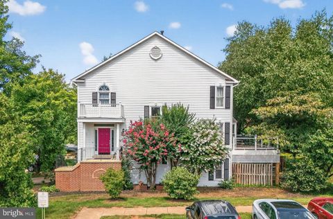 20970 PROMONTORY SQUARE STERLING VA 20165