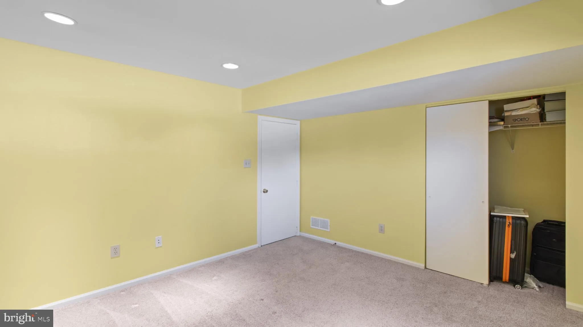 Newark, Delaware 19702, United States, 3 Bedrooms Bedrooms, ,3 BathroomsBathrooms,Residential,Contingent,144669