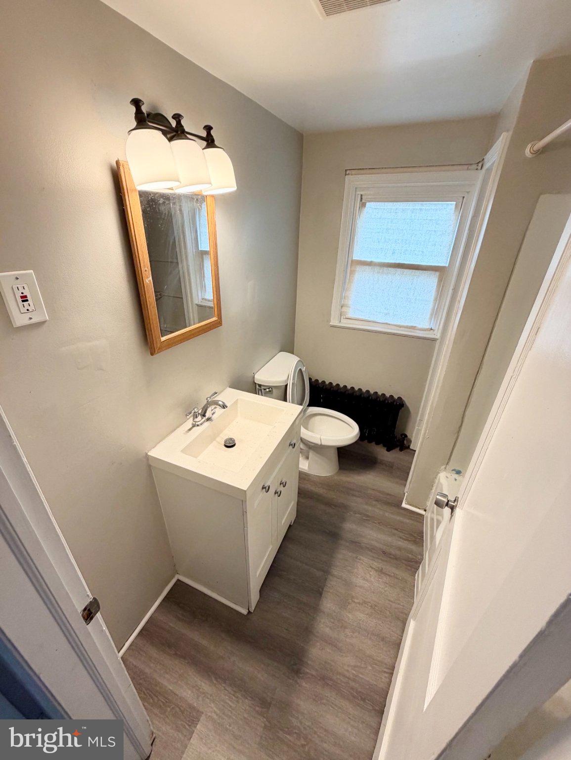 127 S 6TH STREET 2ND FLOOR