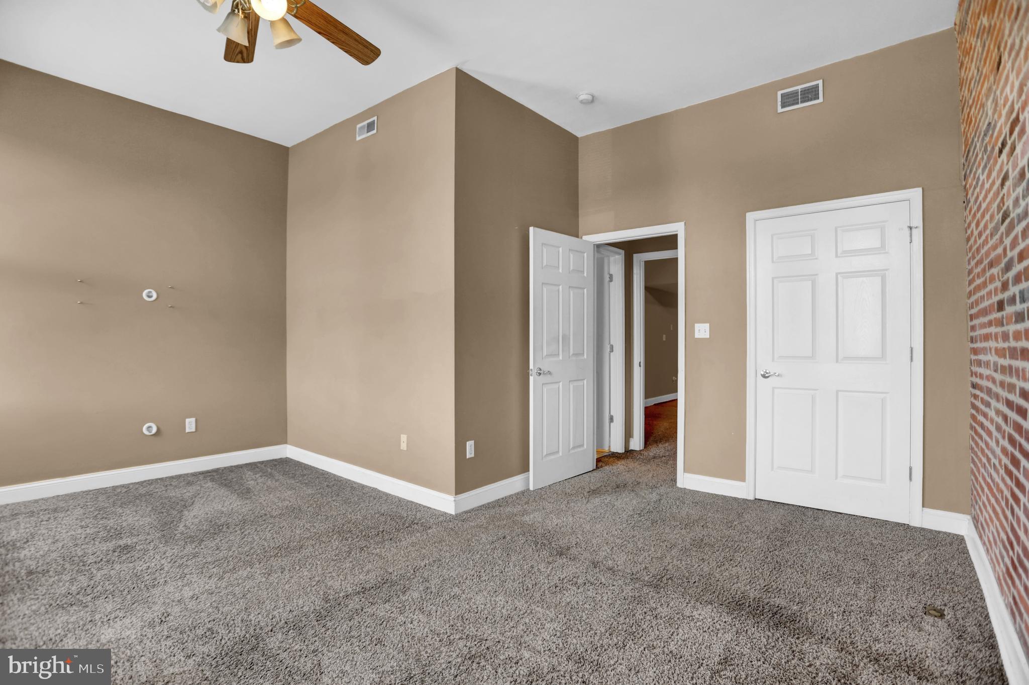 FEDERAL HILL HISTORIC DISTRICT - Residential Lease
