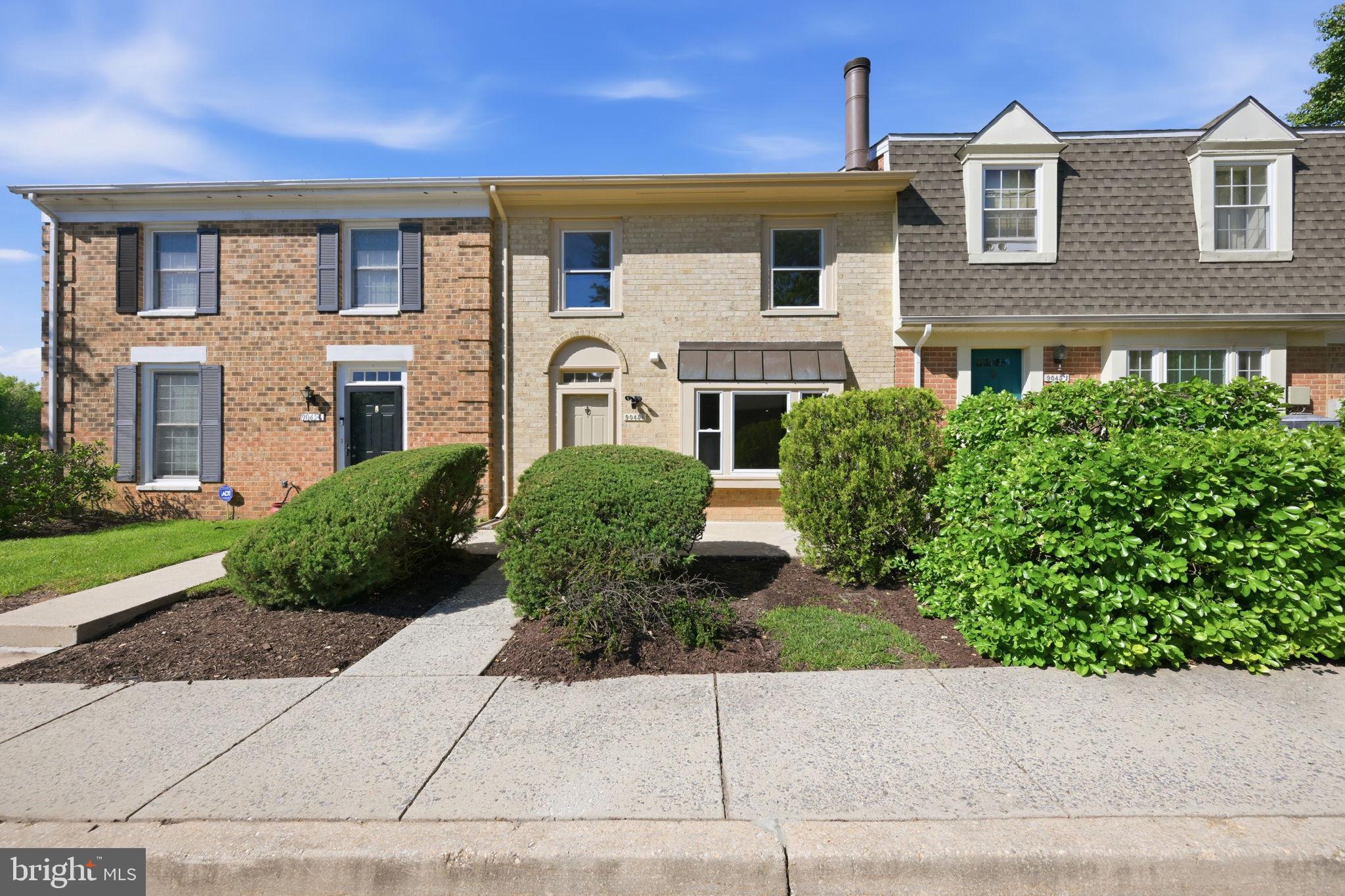 WHISKEY BOTTOM SQUARE - Residential