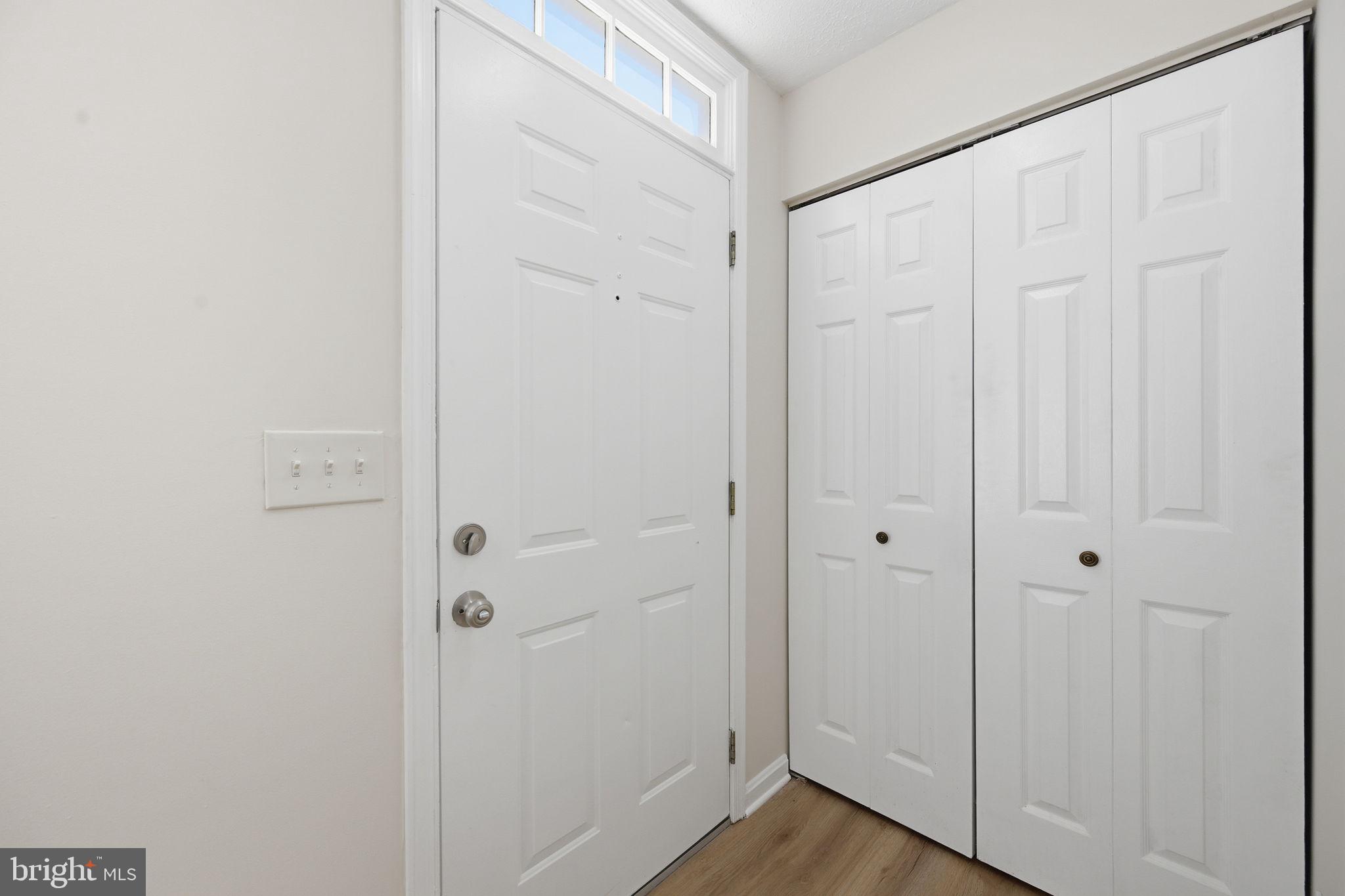 WHISKEY BOTTOM SQUARE - Residential