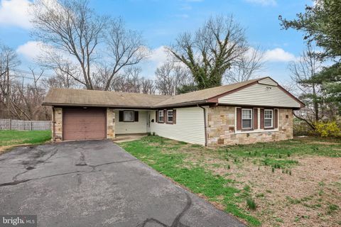 Homes For Sale - 47 Holstone Lane<br/> WILLINGBORO, NJ 08046