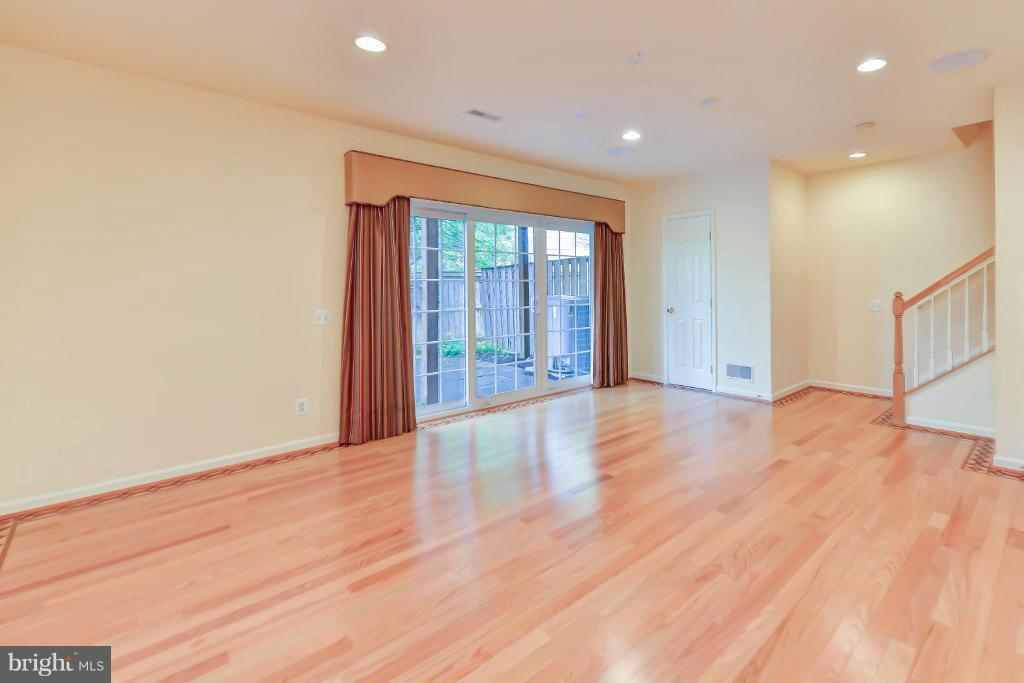 STONEGATE - Residential