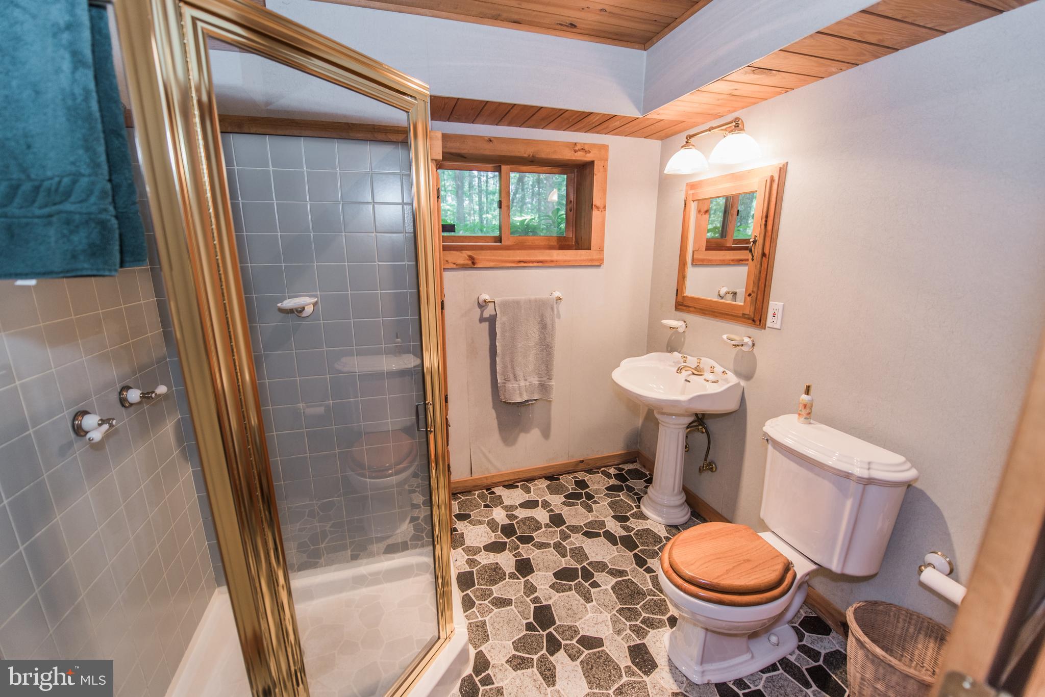 CHESTNUT GROVE - Residential