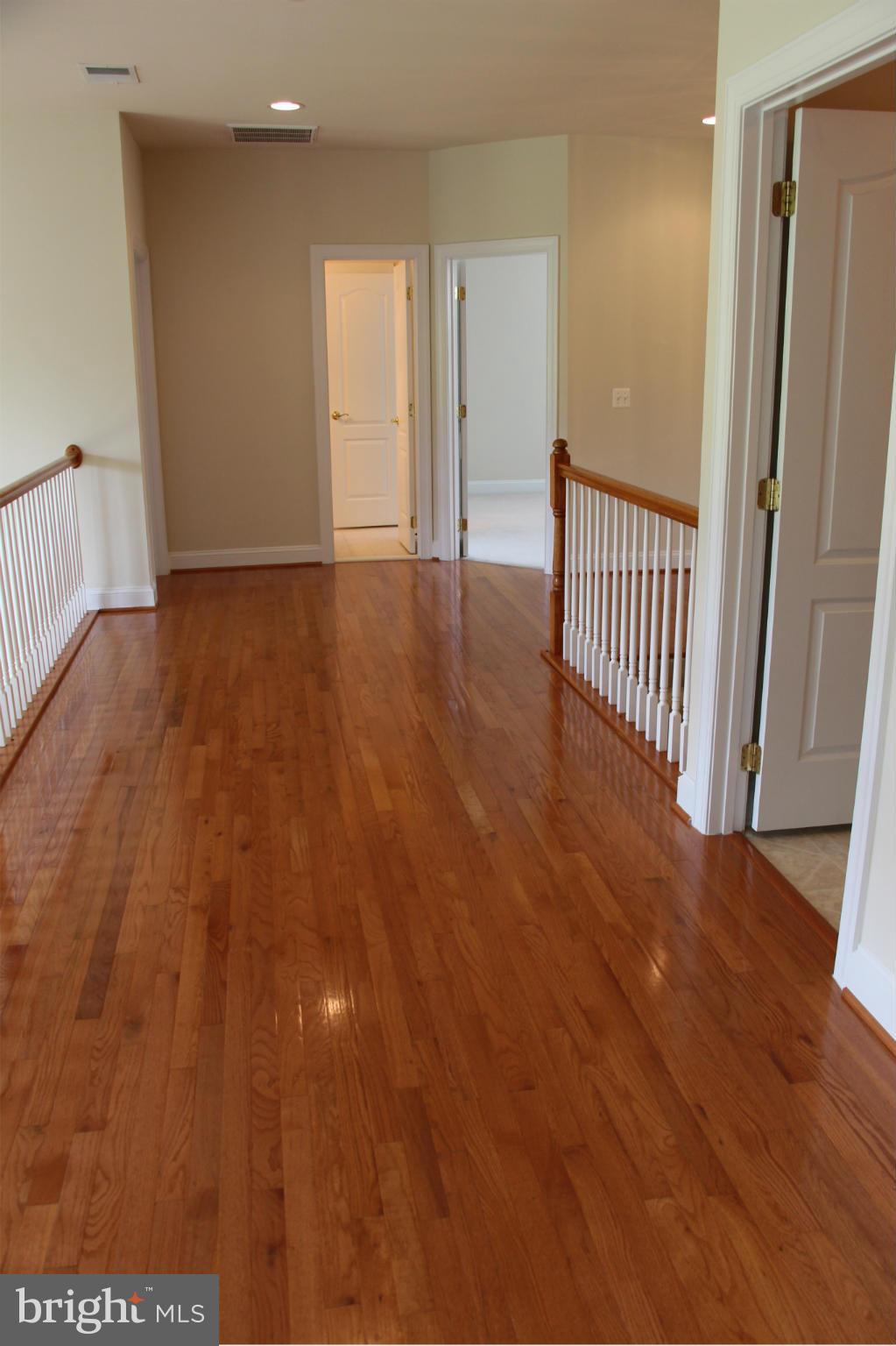 LAUREL HILL LANDBAY - Residential