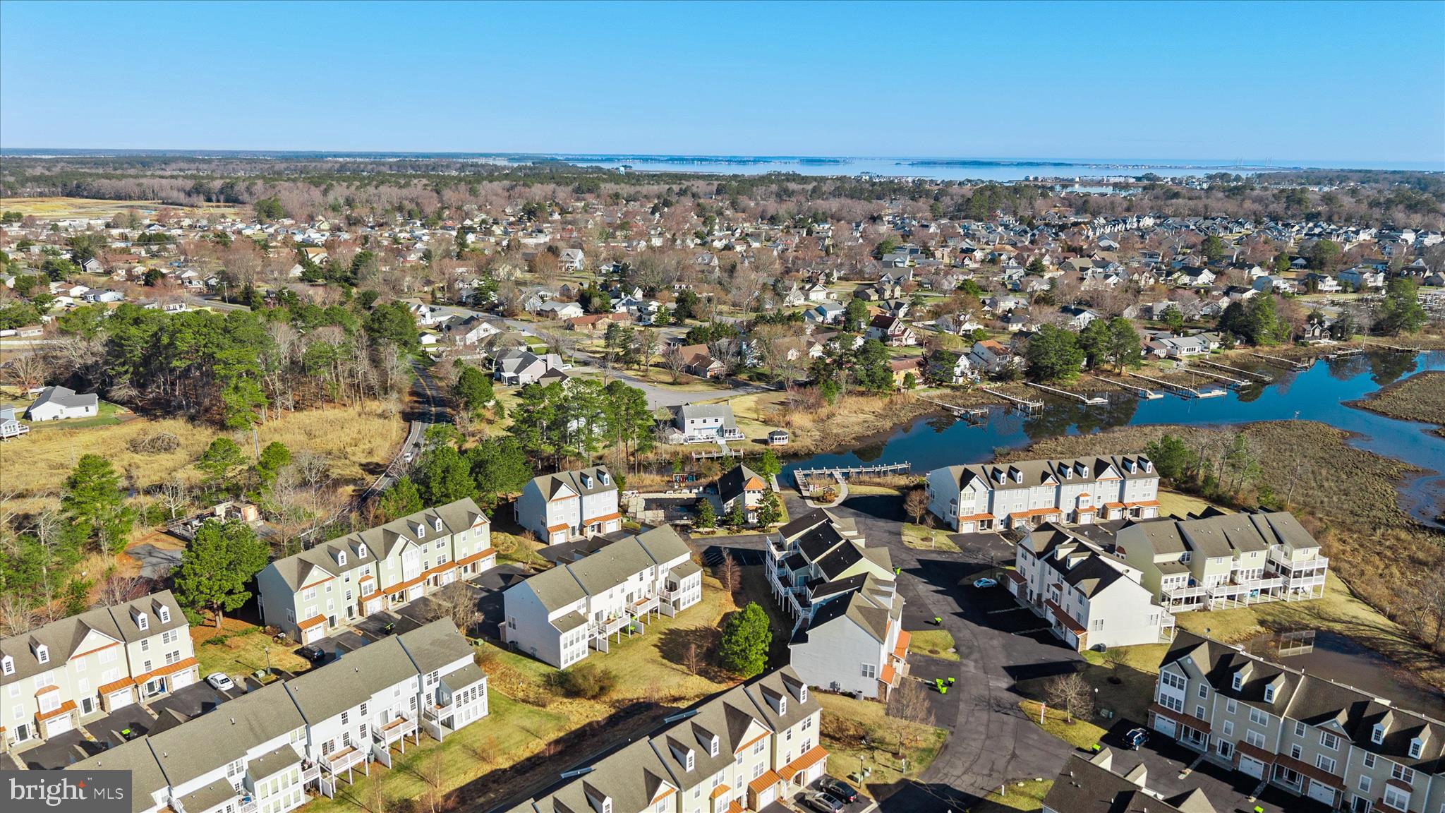 CREEKSIDE - Residential