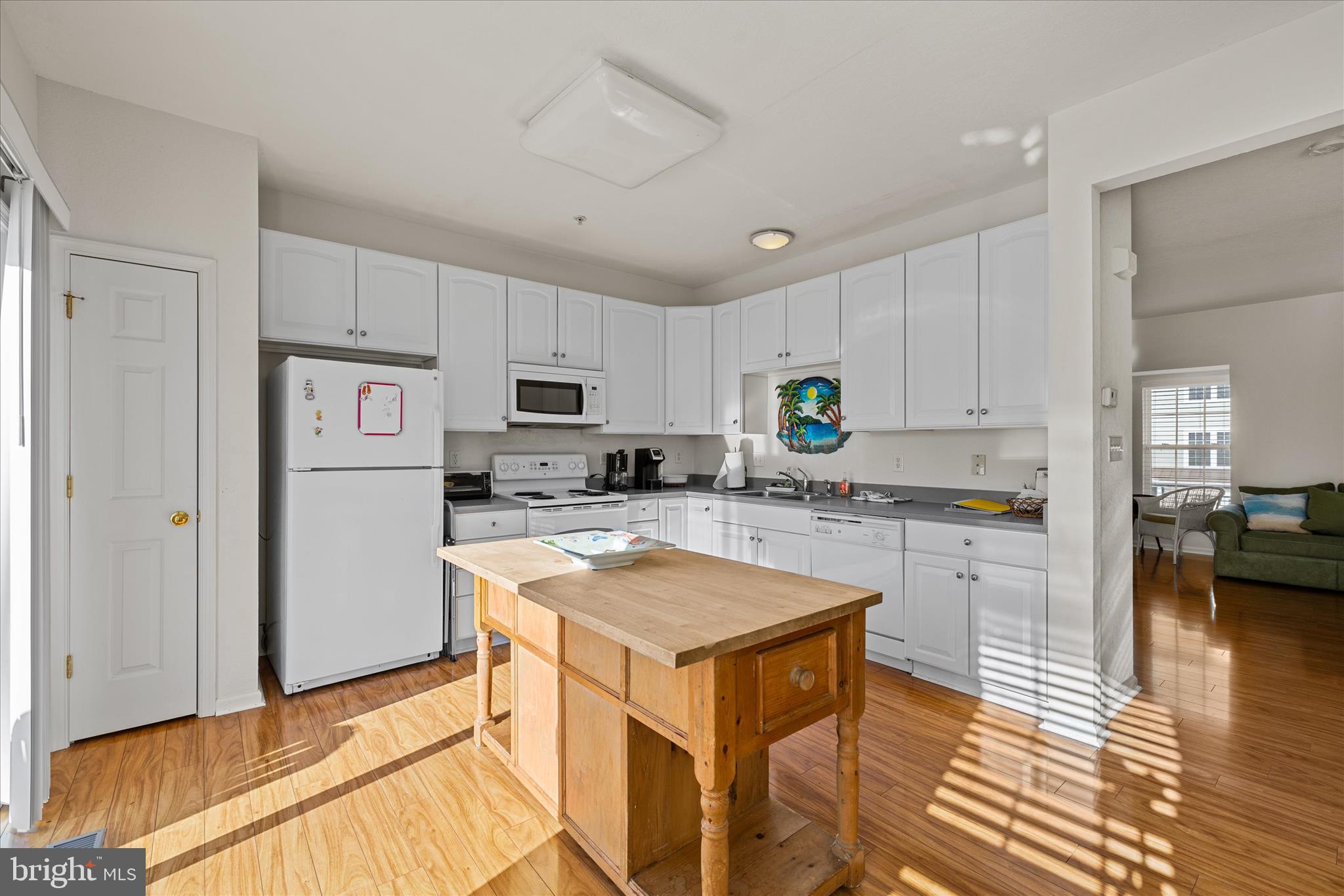 CREEKSIDE - Residential