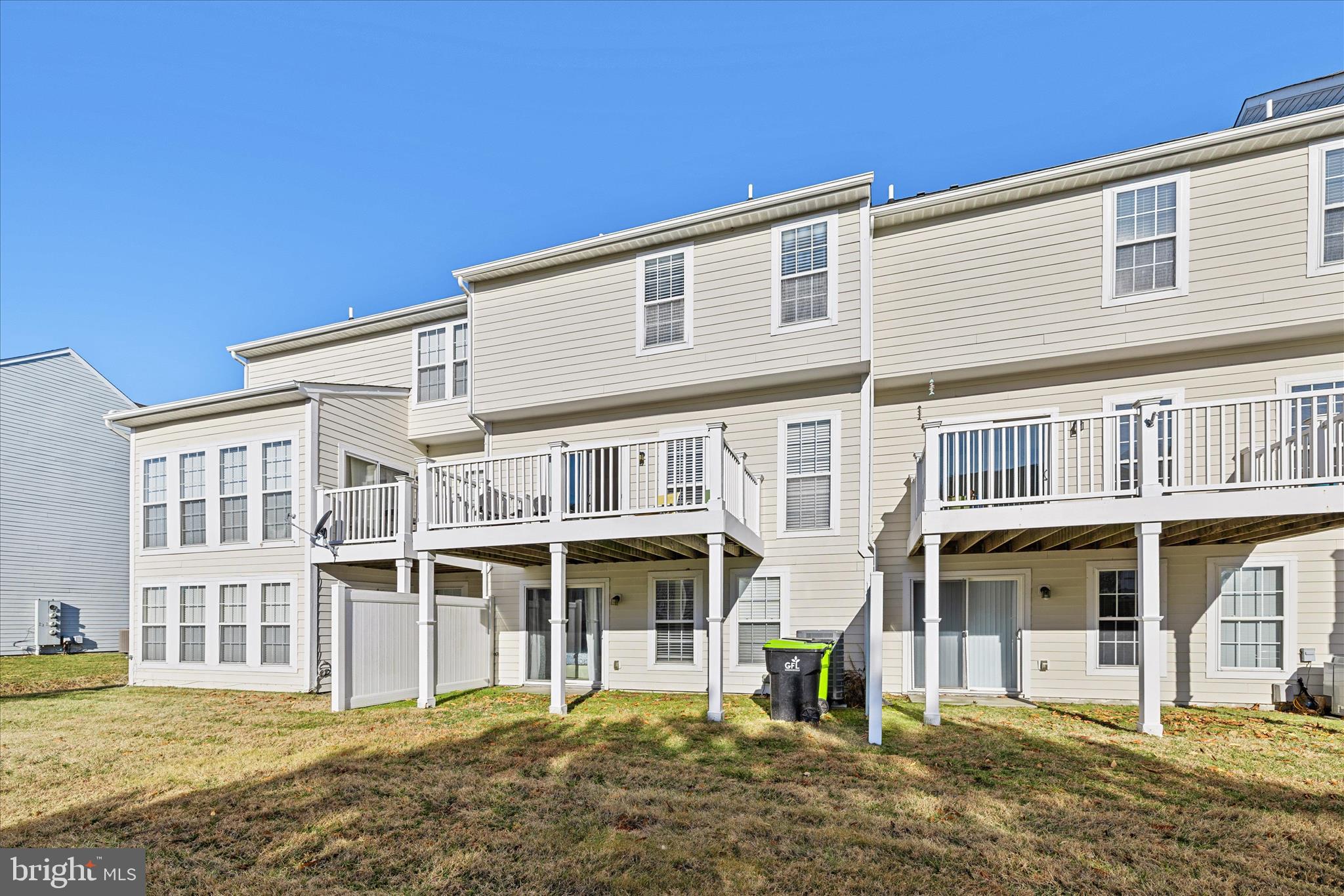 CREEKSIDE - Residential