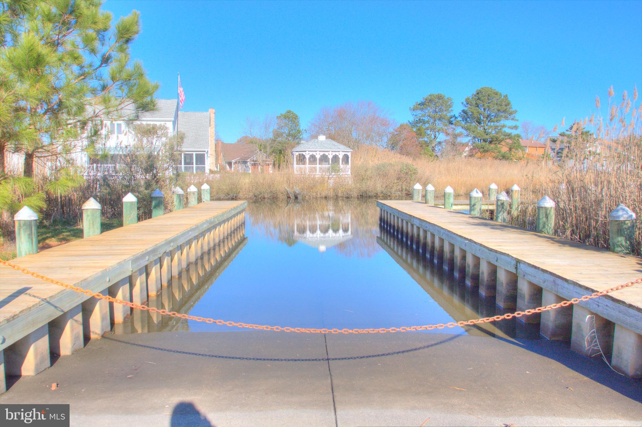 CREEKSIDE - Residential