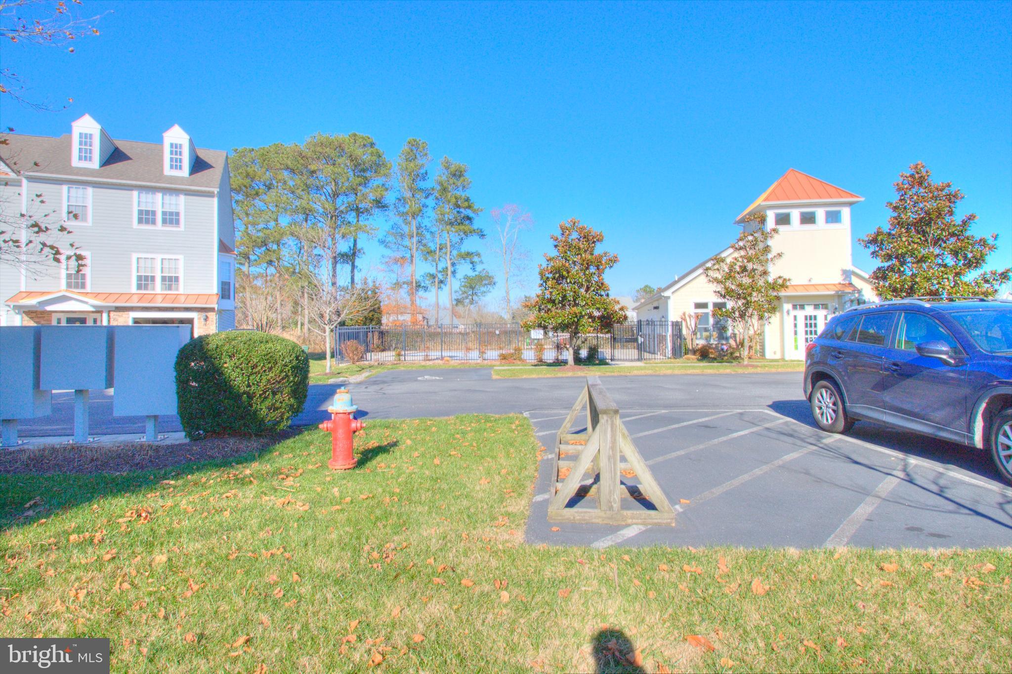 CREEKSIDE - Residential