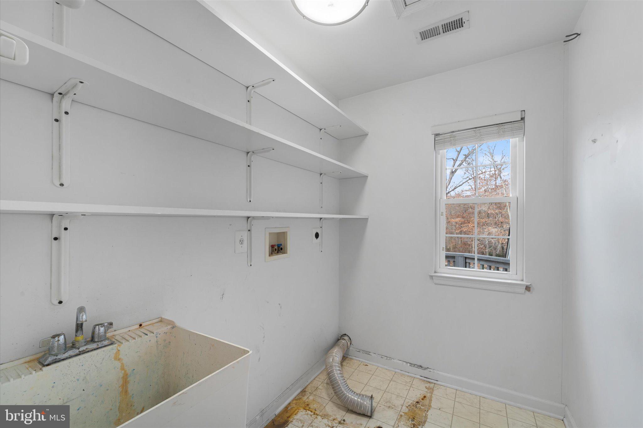 ISLAND CREEK WOODS - Residential