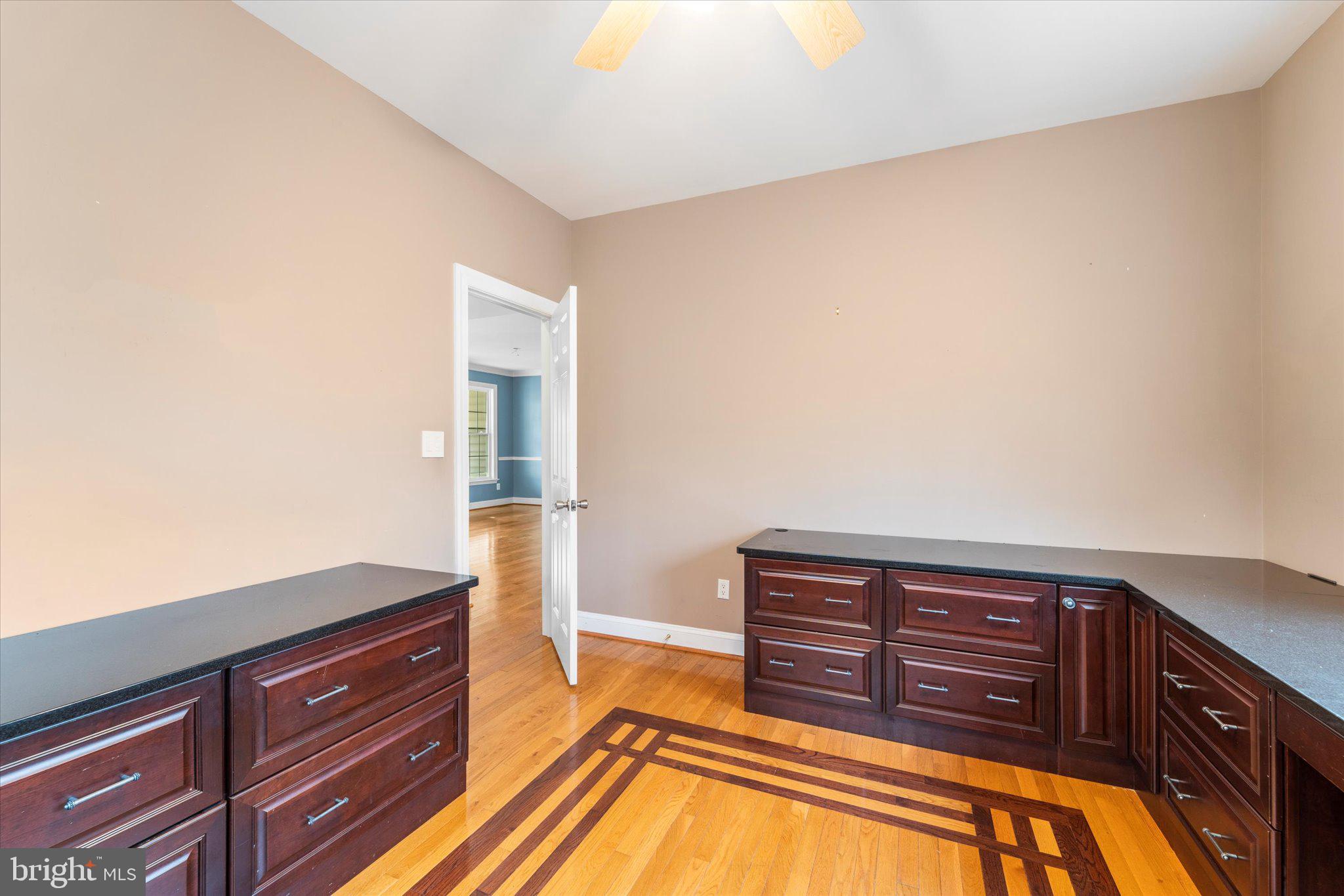 ISLAND CREEK WOODS - Residential