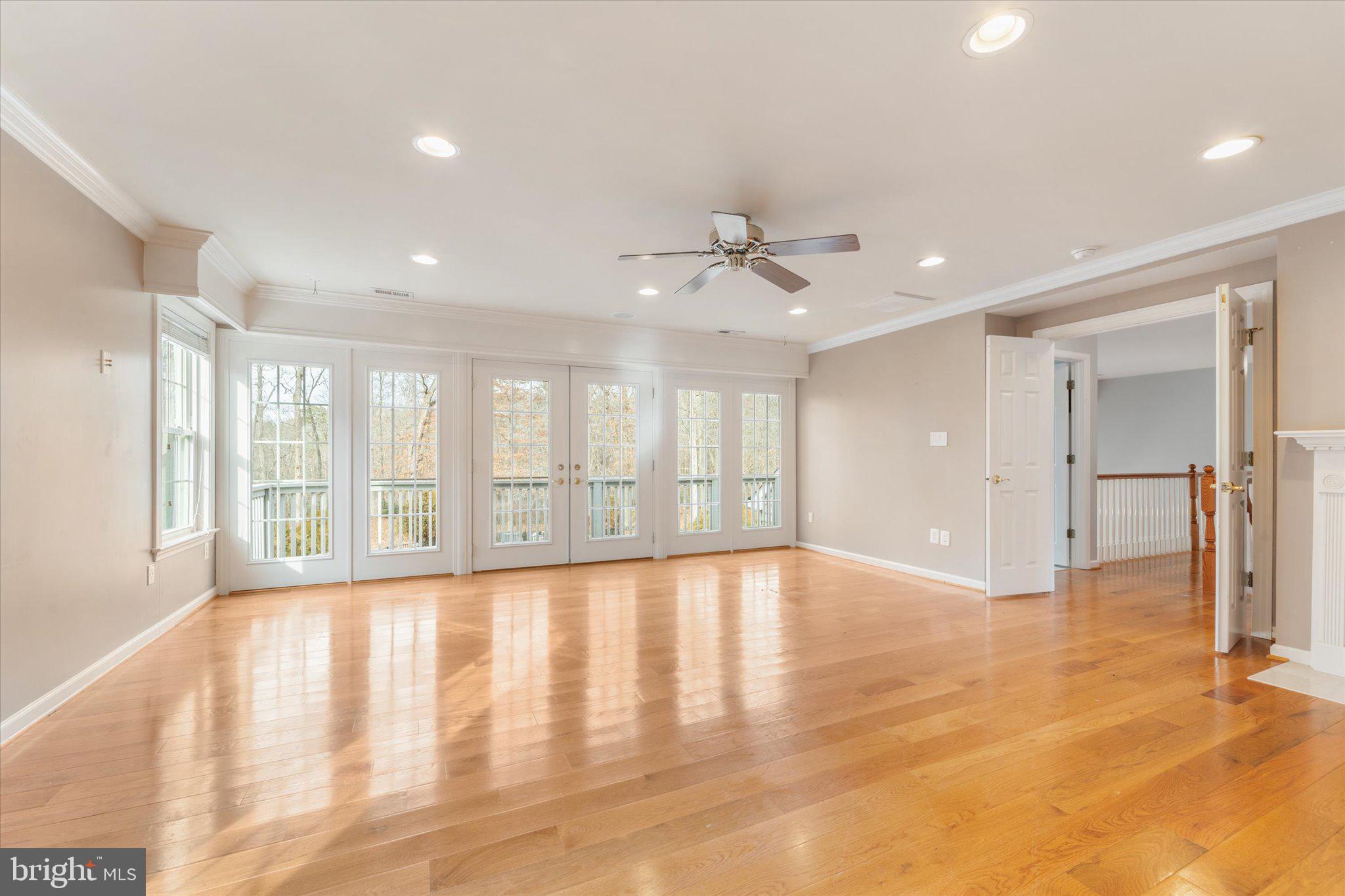 ISLAND CREEK WOODS - Residential