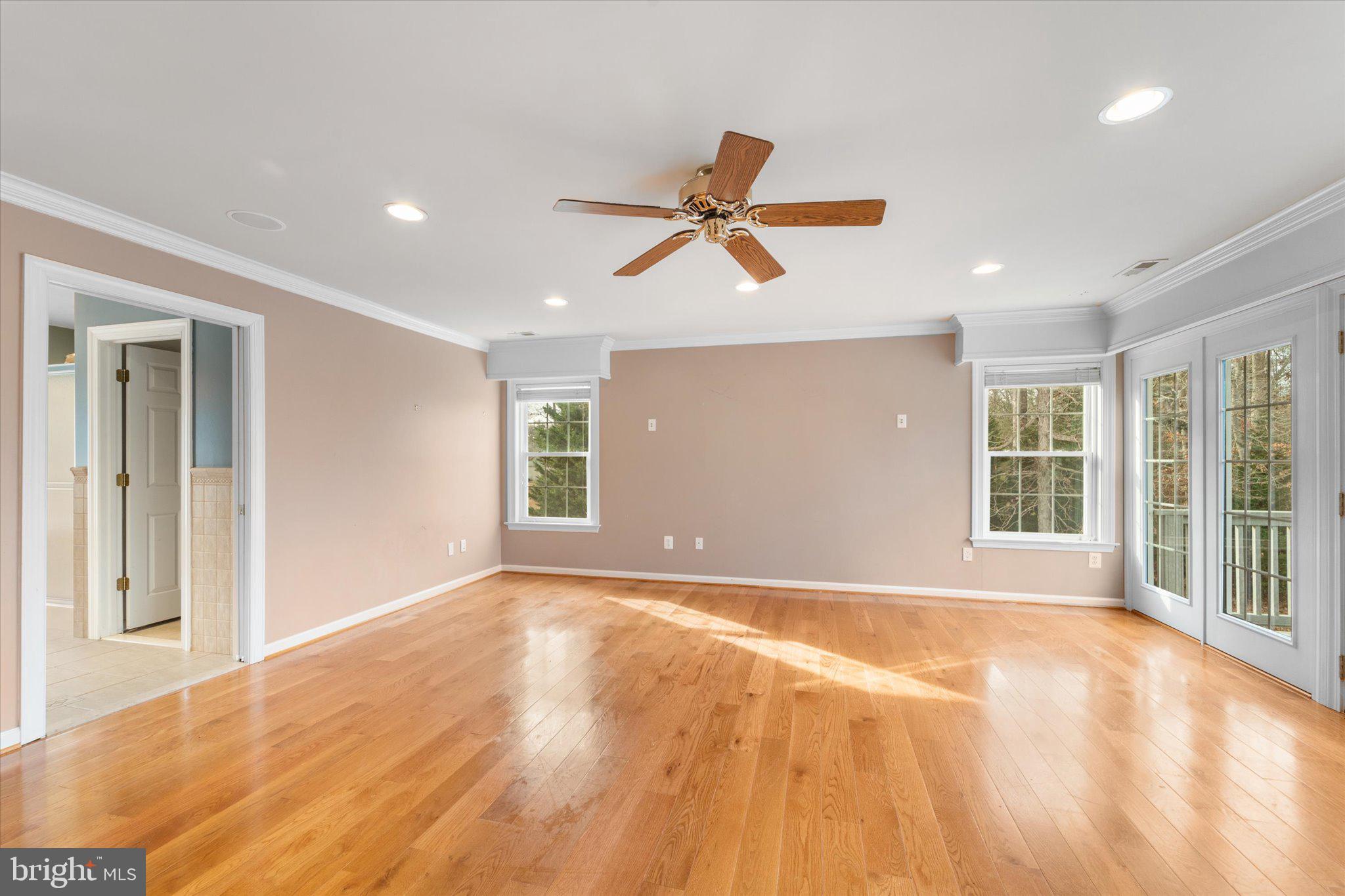 ISLAND CREEK WOODS - Residential