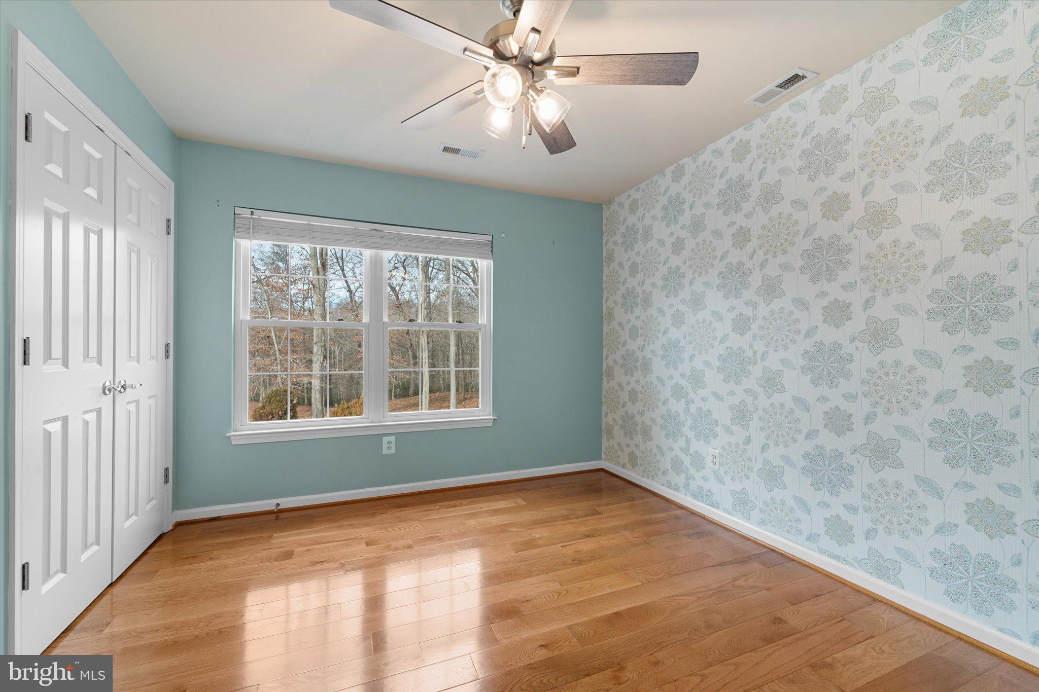 ISLAND CREEK WOODS - Residential