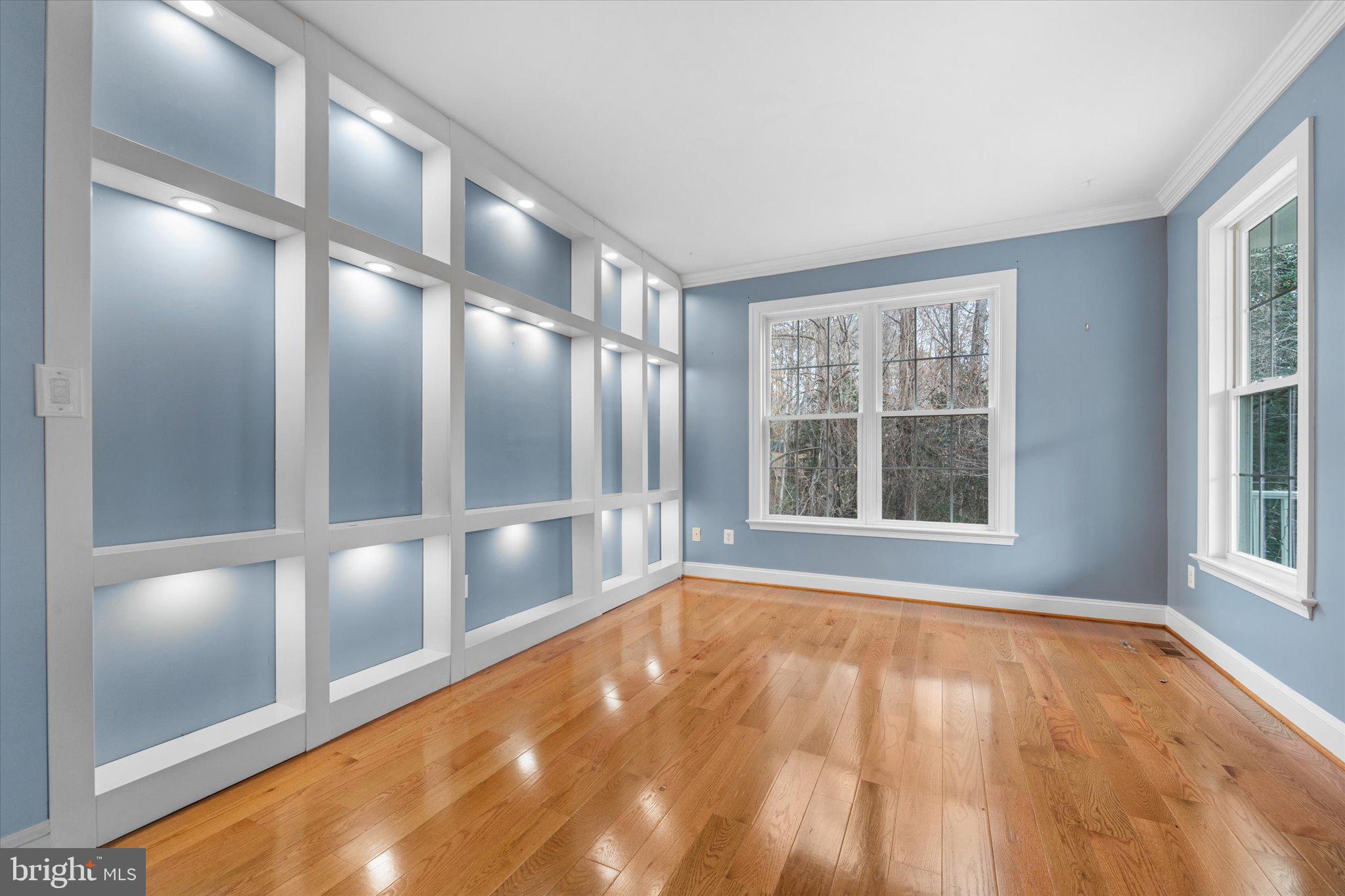 ISLAND CREEK WOODS - Residential