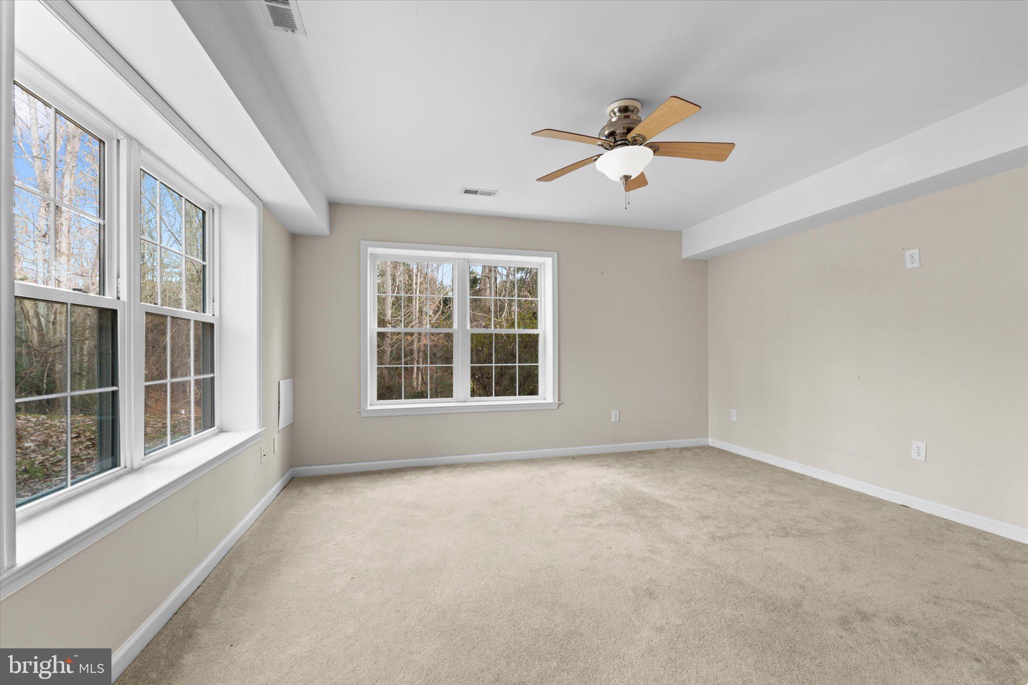 ISLAND CREEK WOODS - Residential