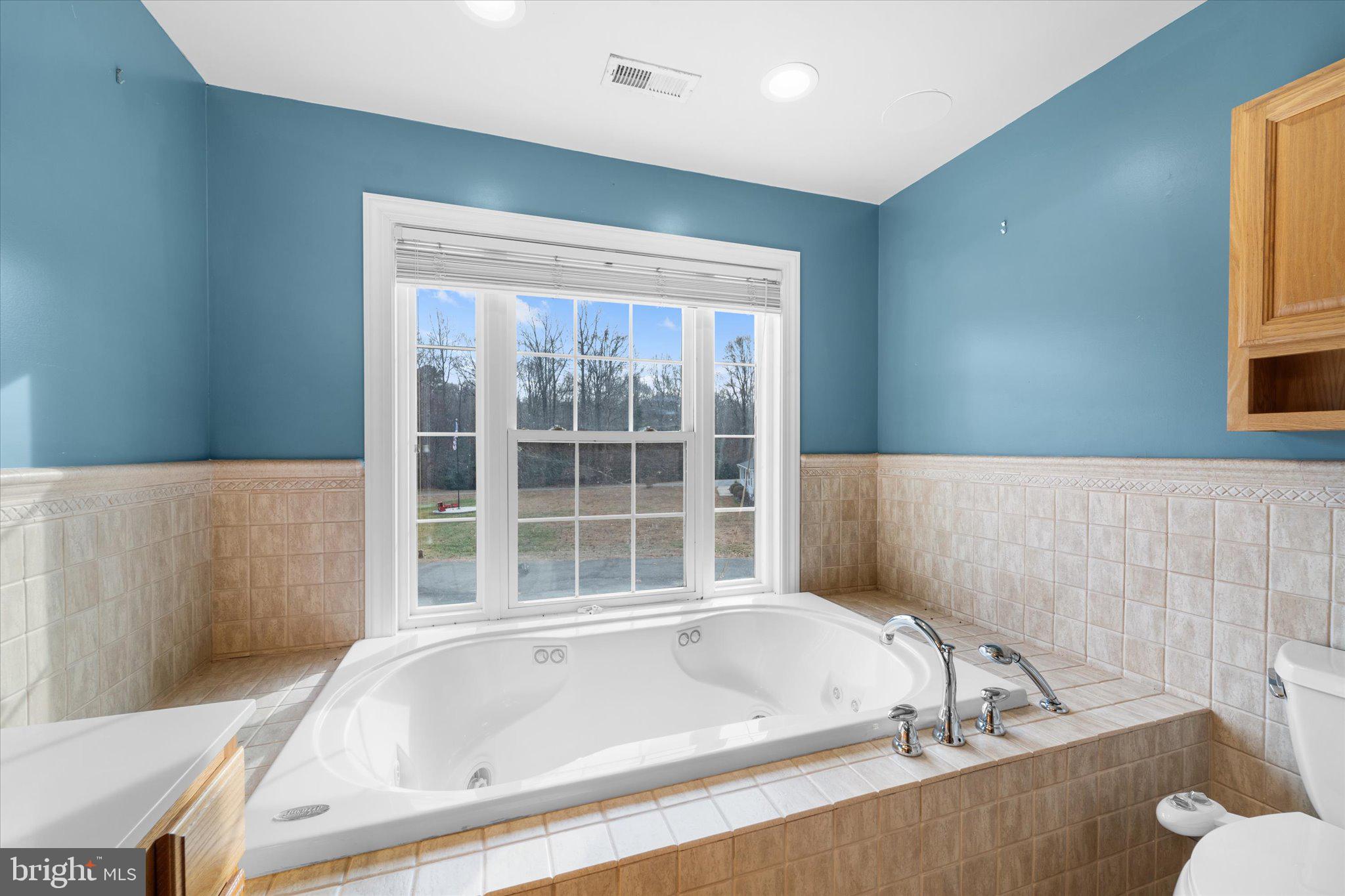 ISLAND CREEK WOODS - Residential