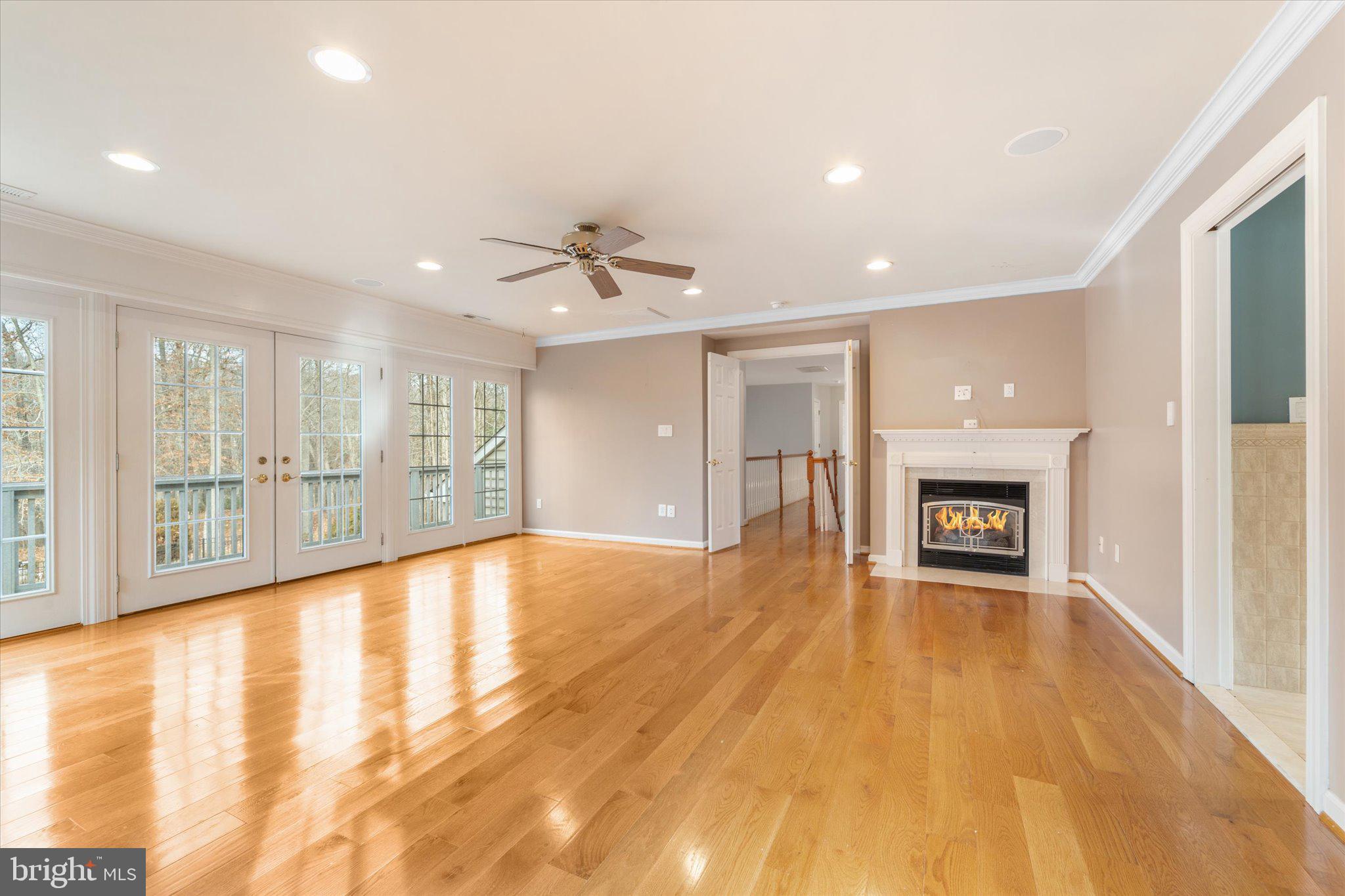 ISLAND CREEK WOODS - Residential