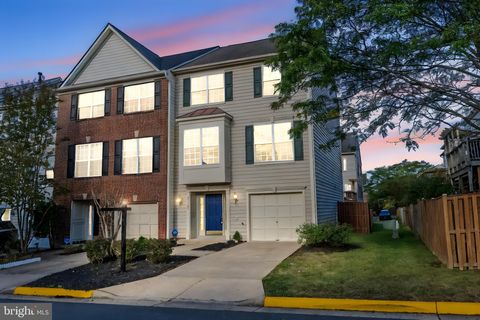 25541 GWYNNETH SQUARE CHANTILLY VA 20152