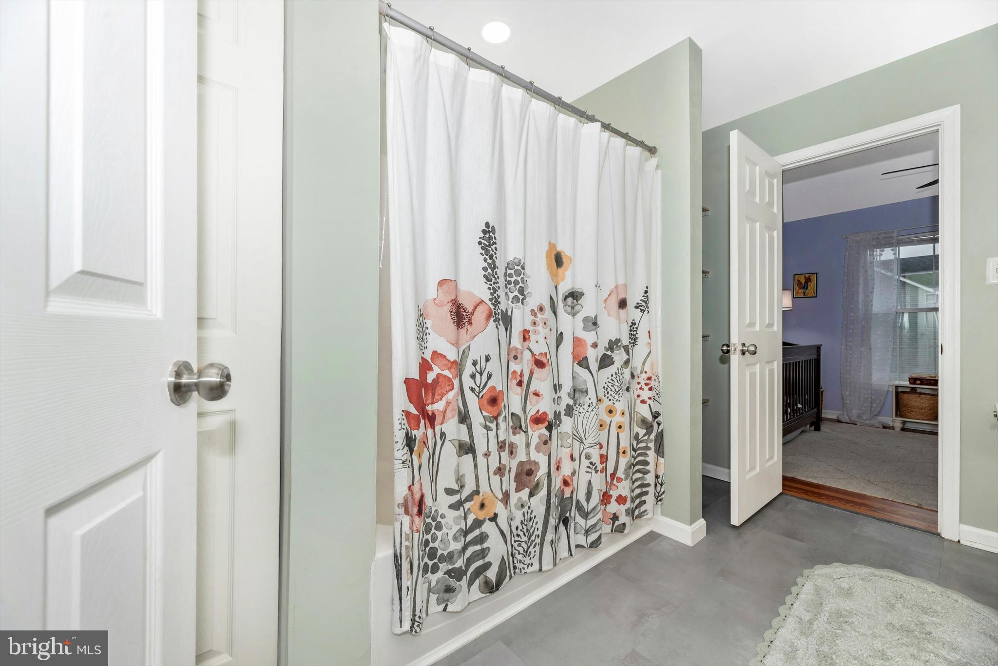 BALLENGER CREEK CENTER POND - Residential