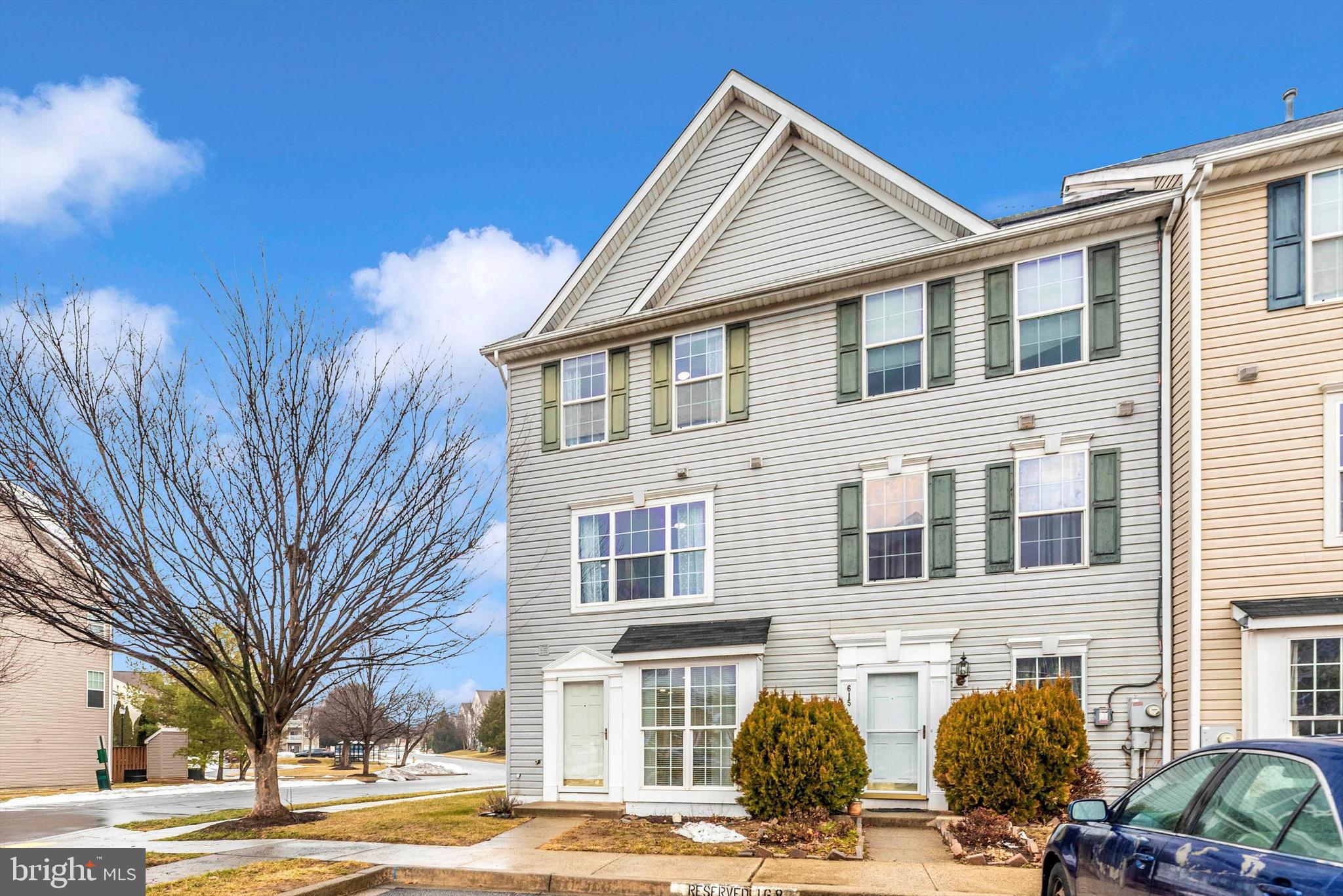 BALLENGER CREEK CENTER POND - Residential